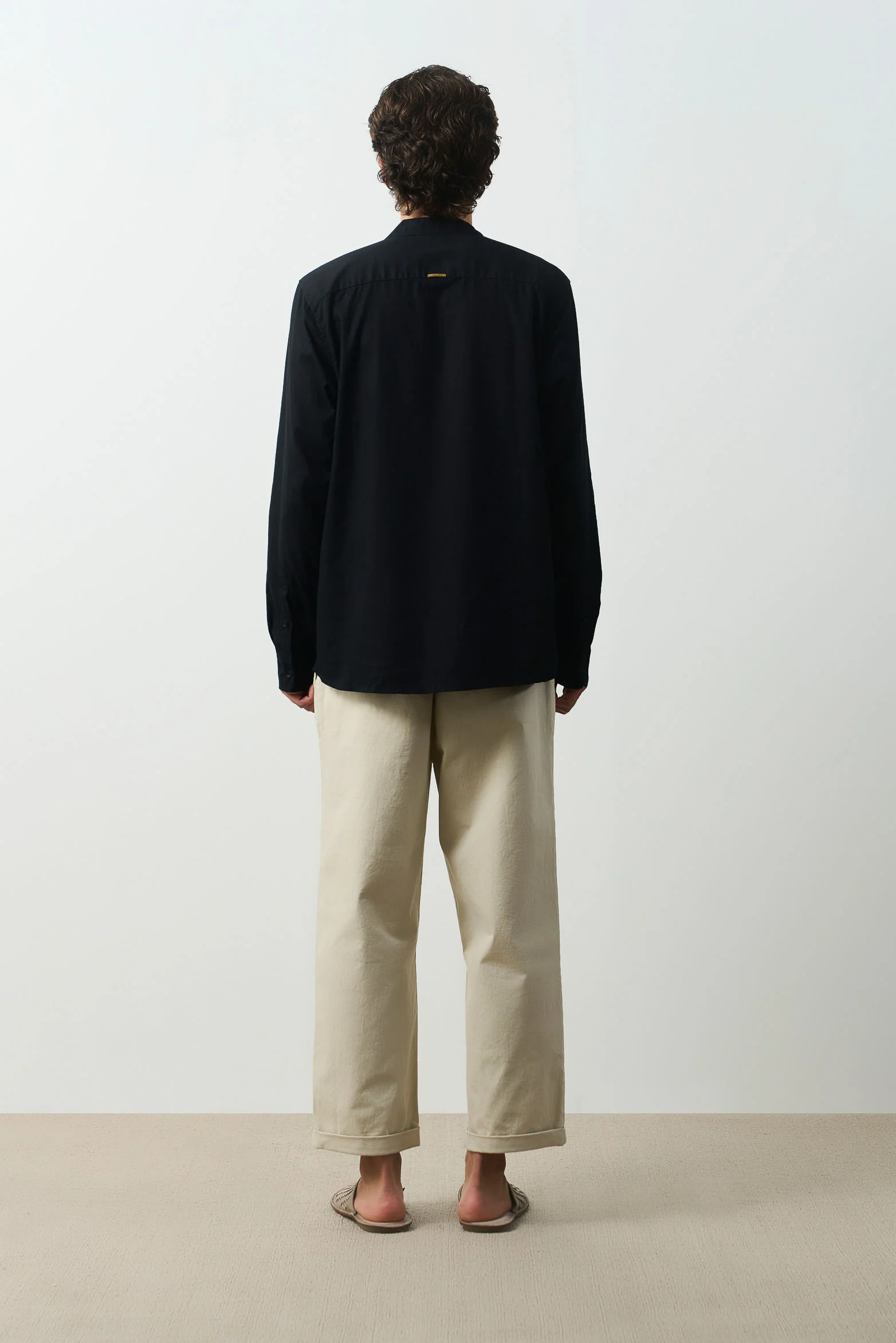 Long-sleeve linen shirt for men with Nerú collar - Image 3
