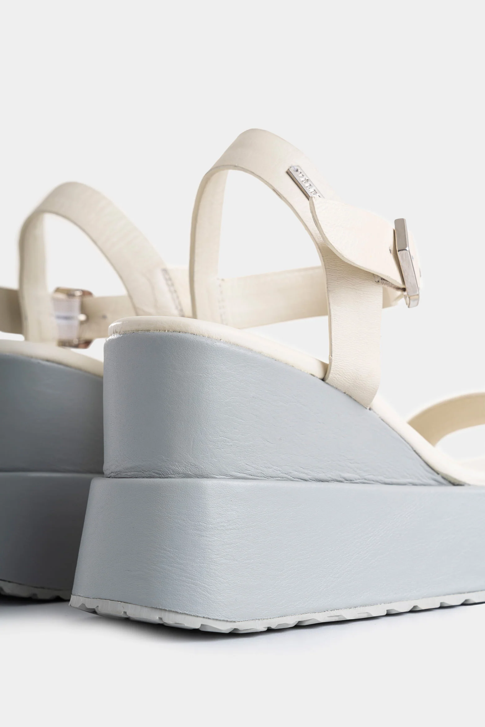 Luna Platform Leather Sandals for Women with Hexagonal Detail - Image 5