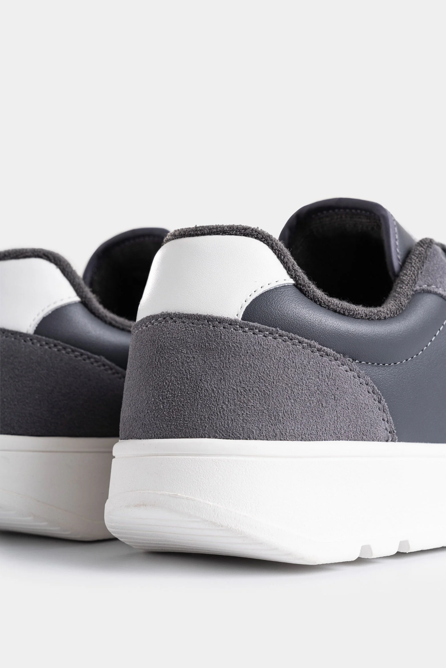 Lyra Leather Sneakers for Men Extra Lightweight Sole - Image 5