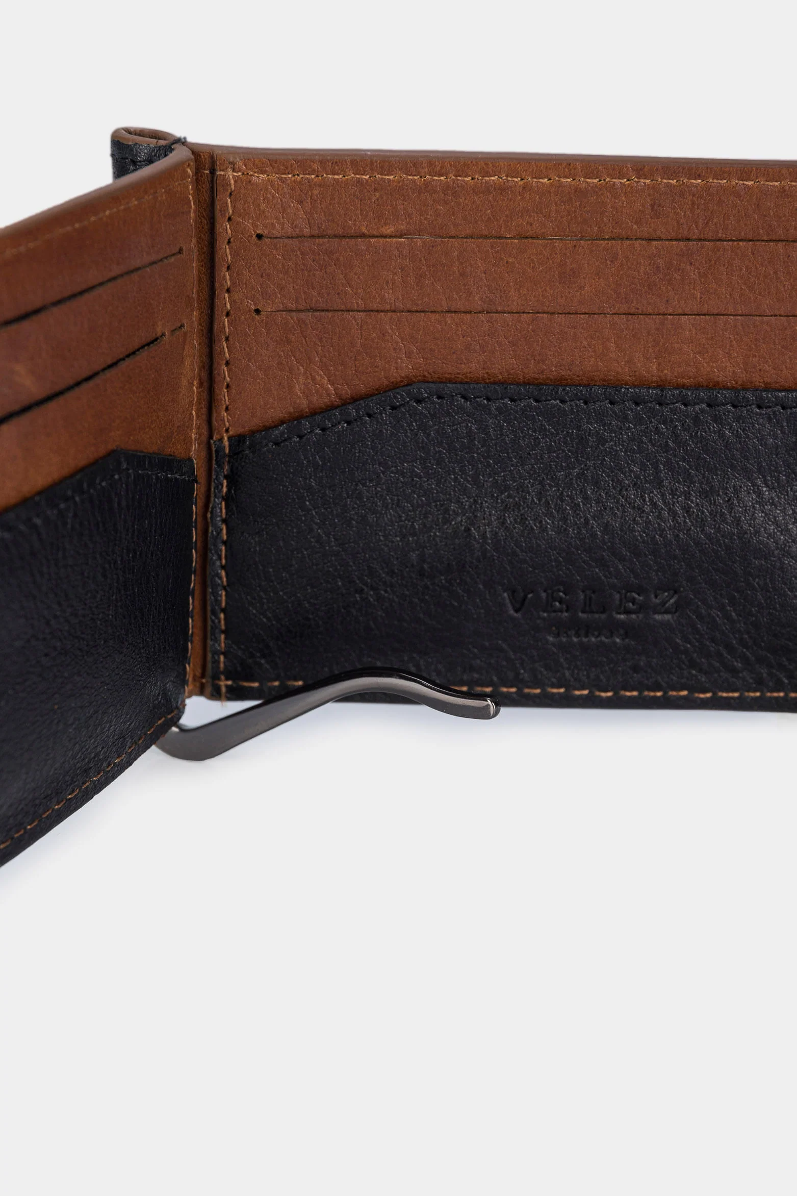 Men’s Aquila Wallet in Black Leather with Compact Design - Image 5