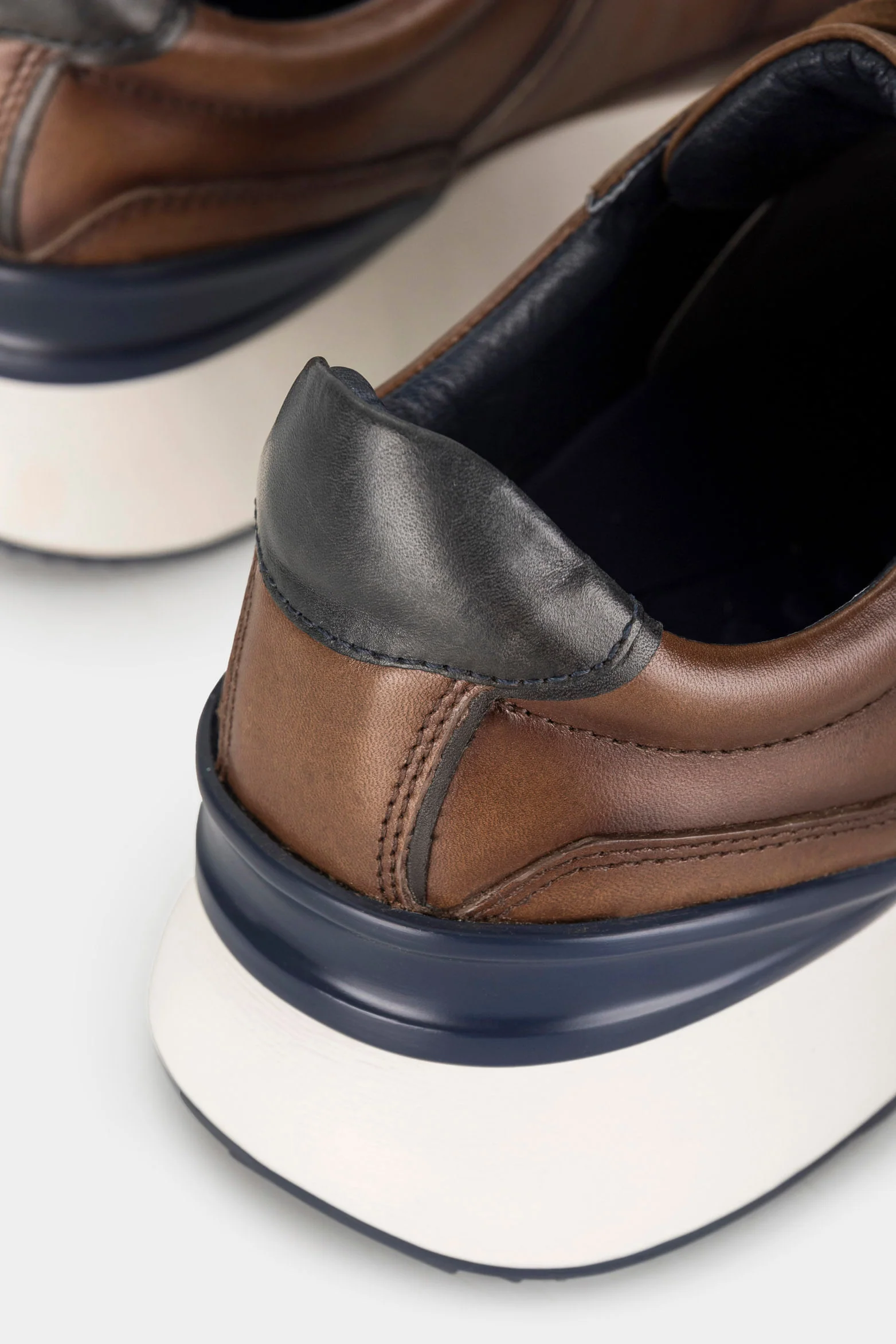 Men’s Boston Leather Sneakers with Contrast Heel Counter - Image 5