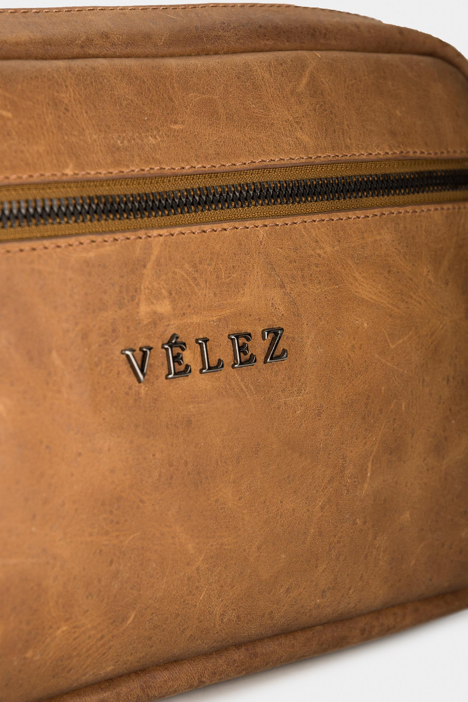 Men’s Cassatt Belt Handbags in Honey Leather with Front Pocket - Image 5
