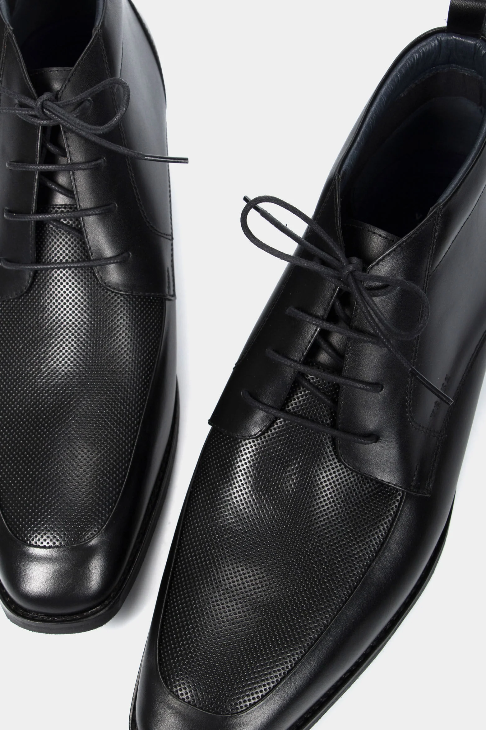 Men’s Classic Office Leather Boots in Black - Image 4