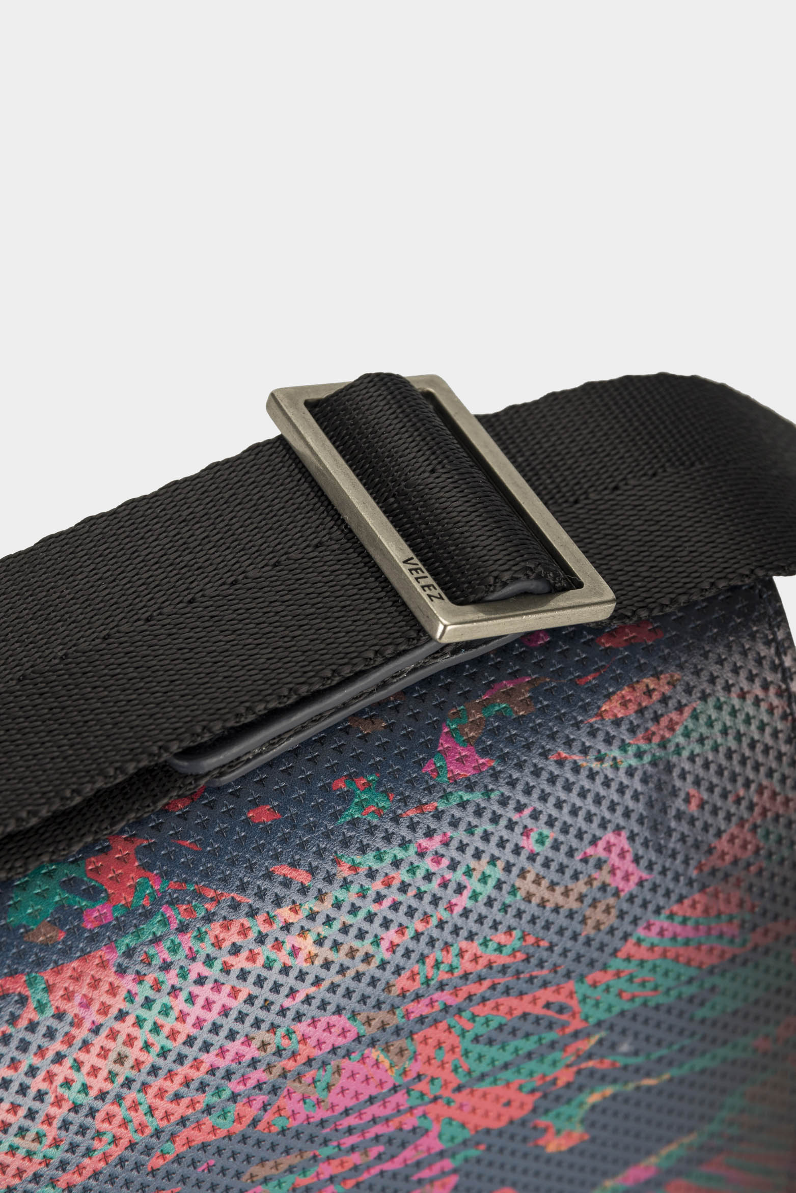 Men’s Leather Shoulder Handbags with Digital Print and Textured Flap - Image 5