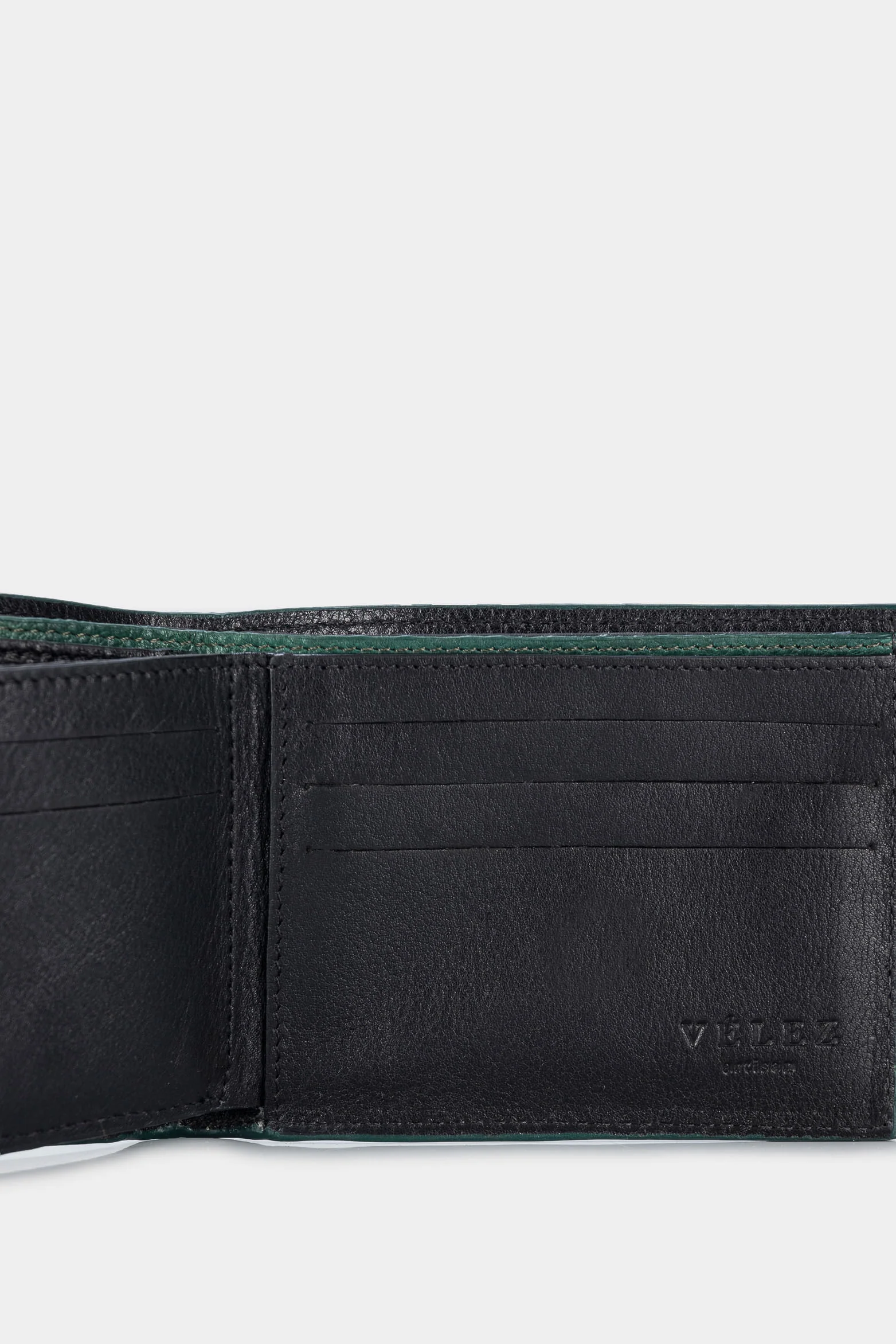 Men’s Onyx Leather Multi-Compartment Wallet - Image 5