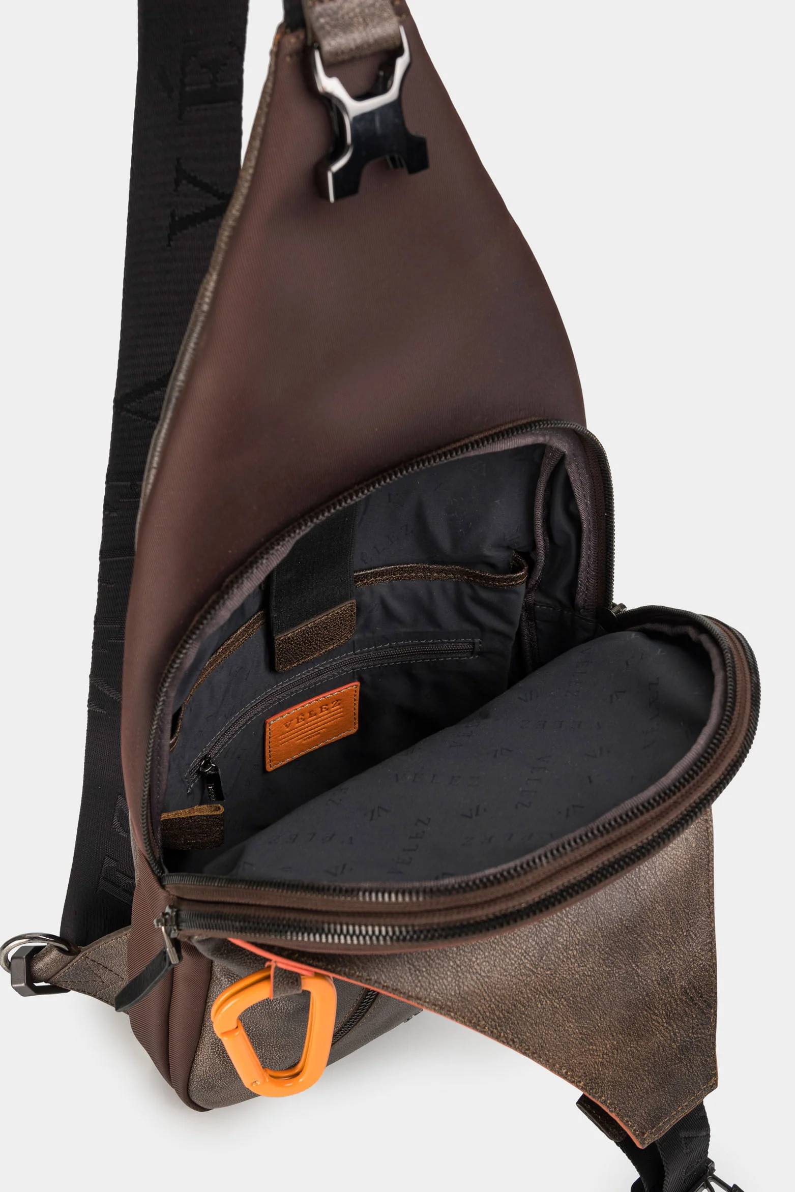 Men’s Pacify Multi-Compartment Leather Shoulder Bag - Image 10