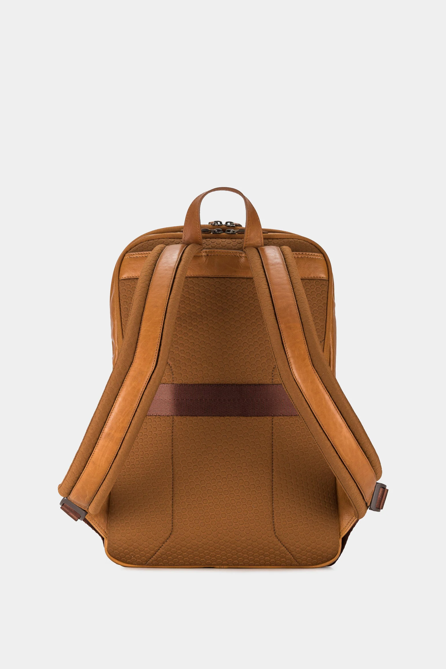 Men’s Persian Backpack in Aged Leather - Image 3