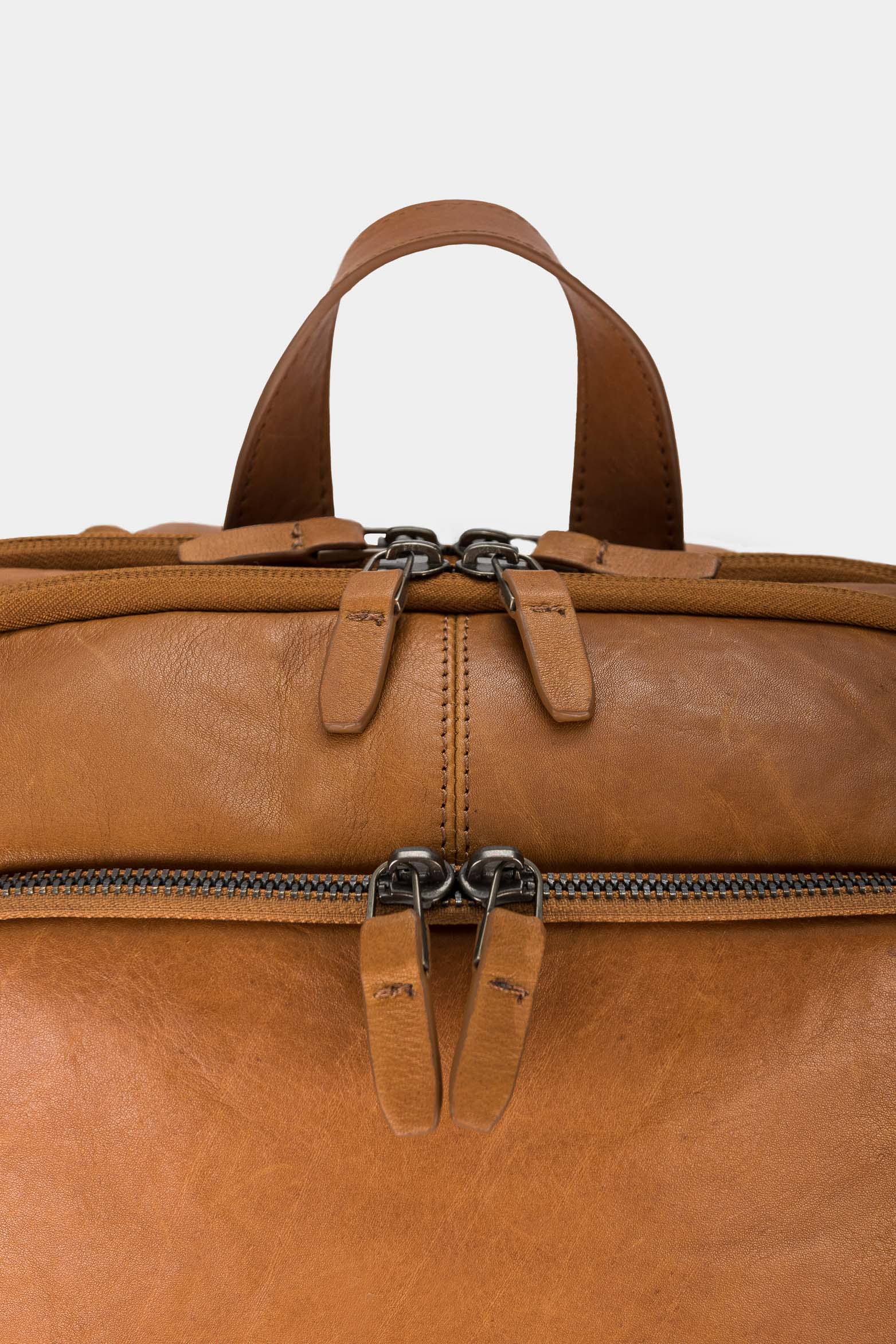 Men’s Persian Backpack in Aged Leather - Image 6