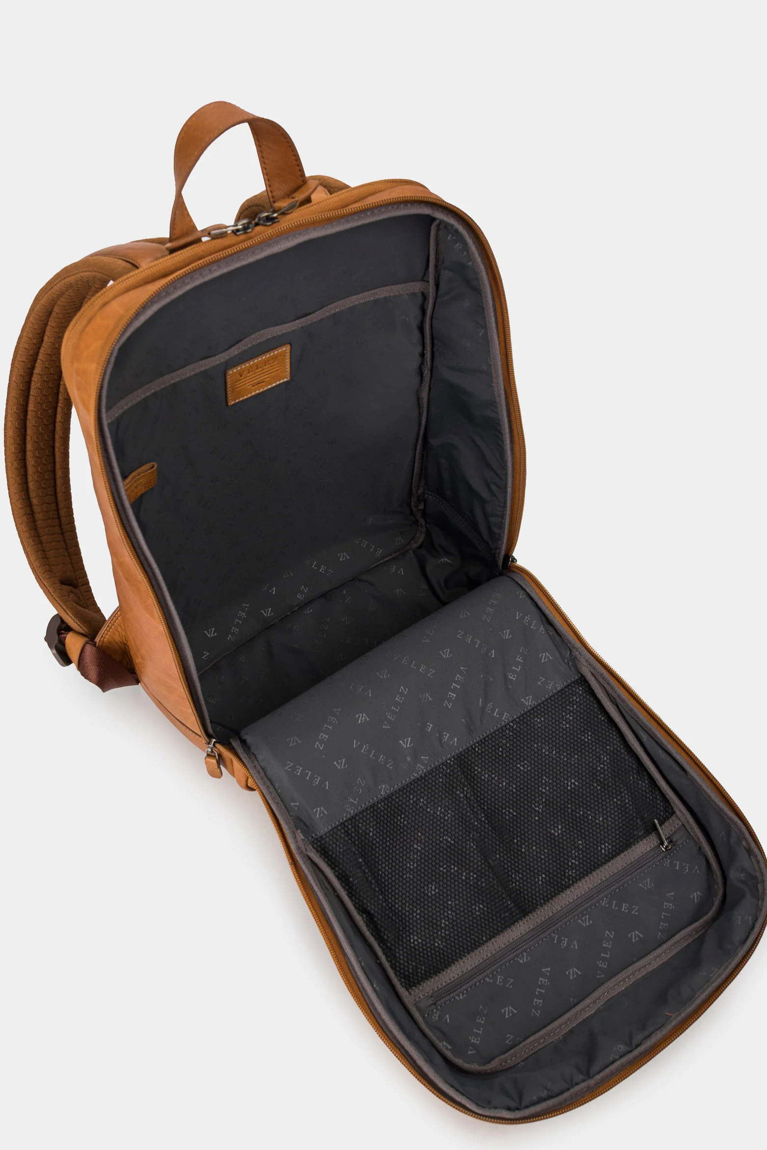 Men’s Persian Backpack in Aged Leather - Image 7