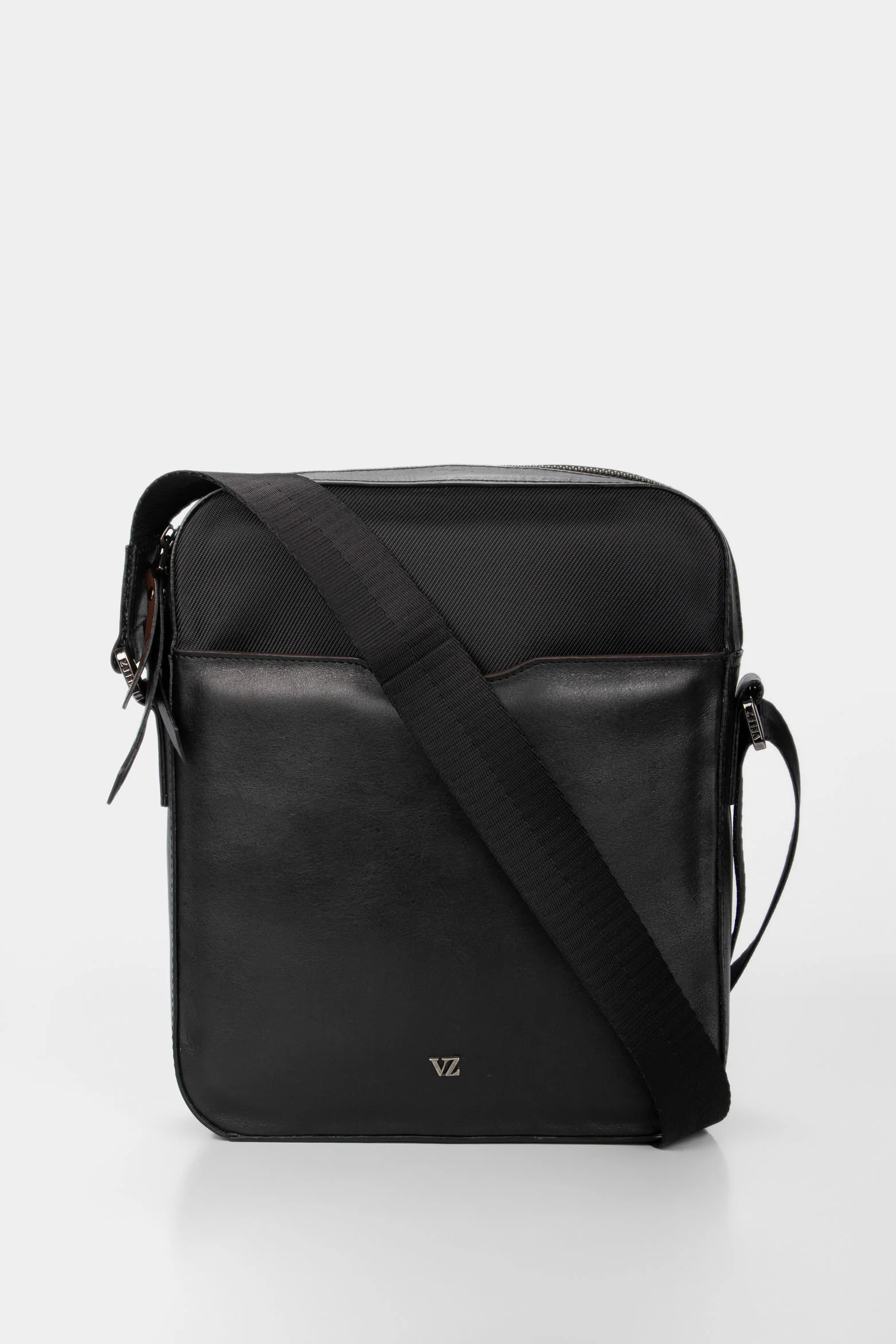 Men’s Reversible Leather Shoulder Bag