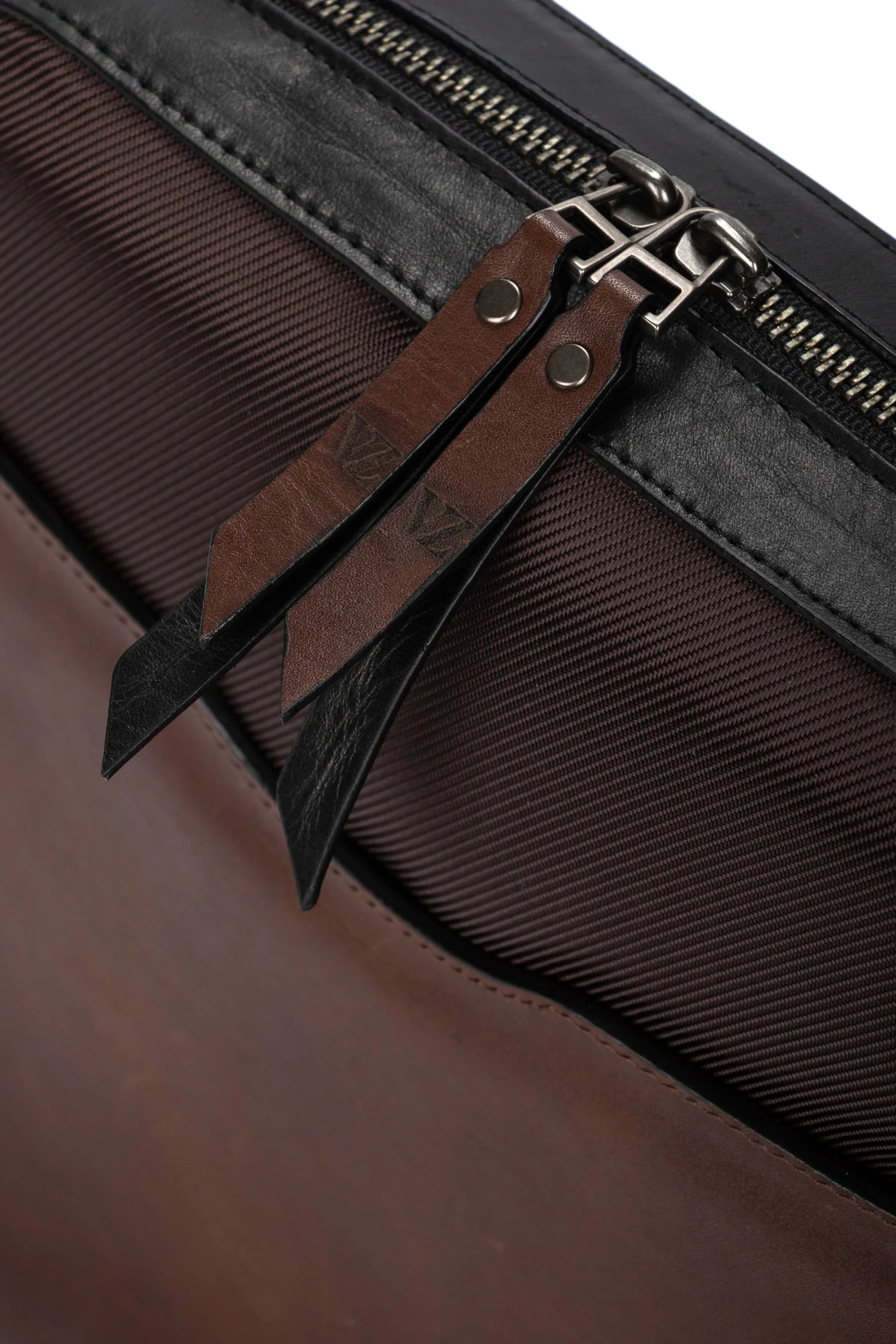 Men’s Reversible Leather Shoulder Bag - Image 5