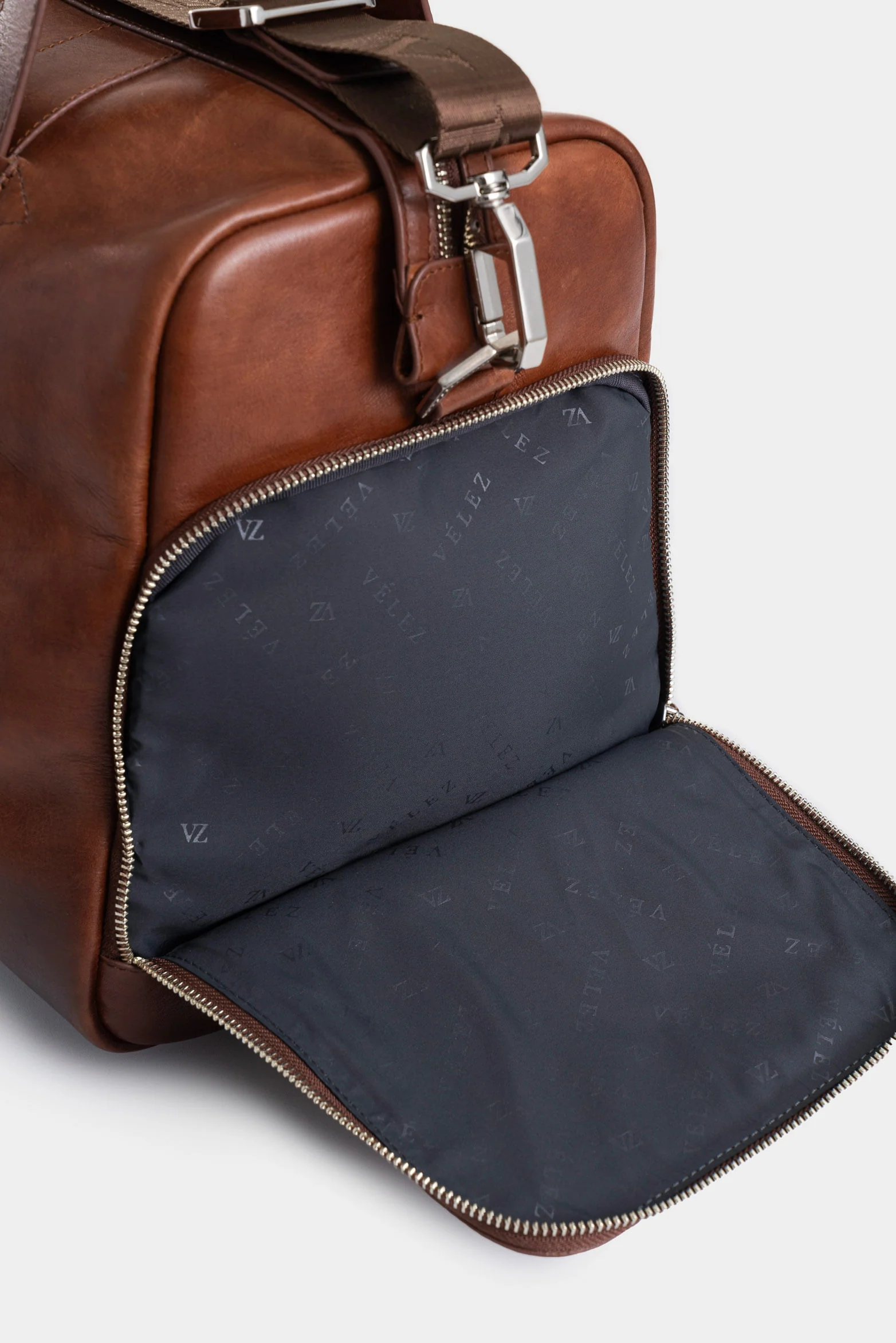 Men’s Satchel bag Esencial 2 Leather Bag Aged Effect - Image 4