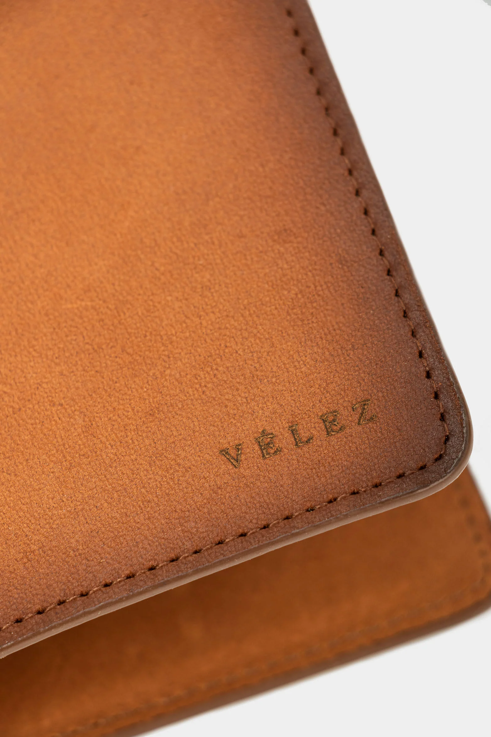 Men’s Travel 2.0 Leather Passport Holder Aged Effect Honey - Image 4