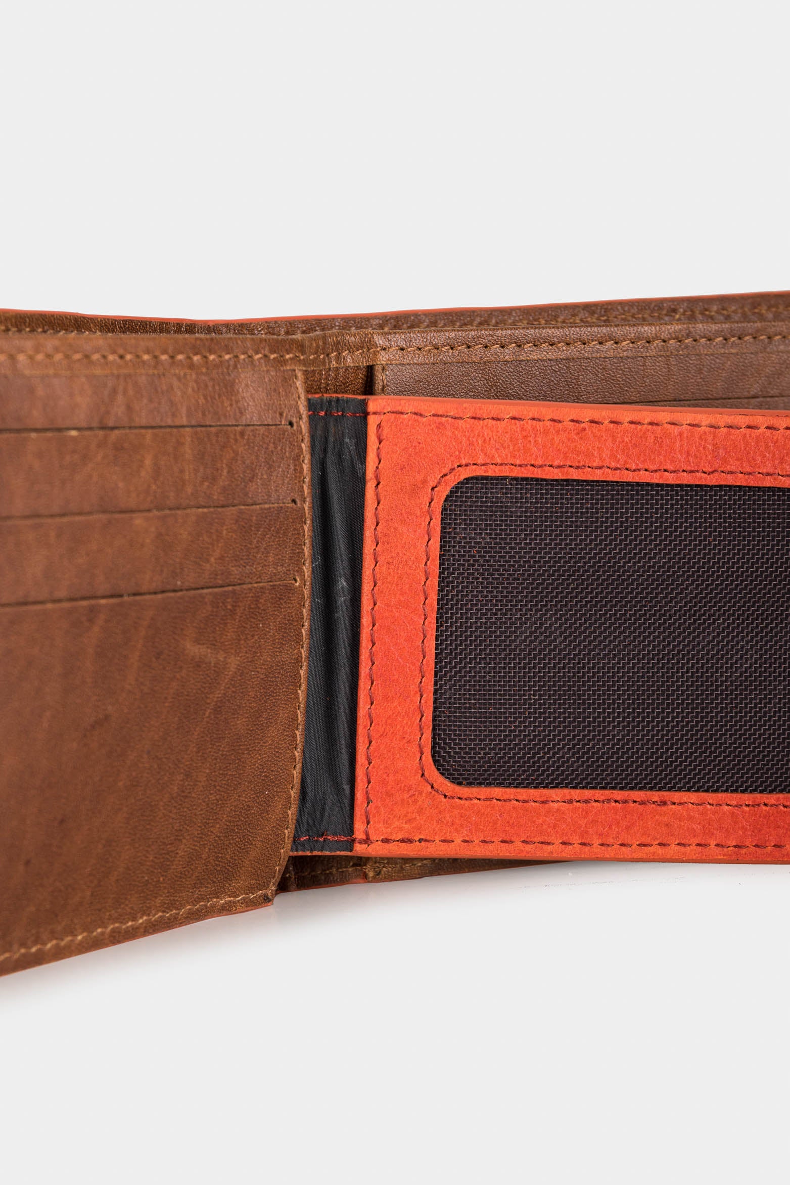 Men’s Vent Wallet in Smooth Leather with Metallic Appliqué - Image 6