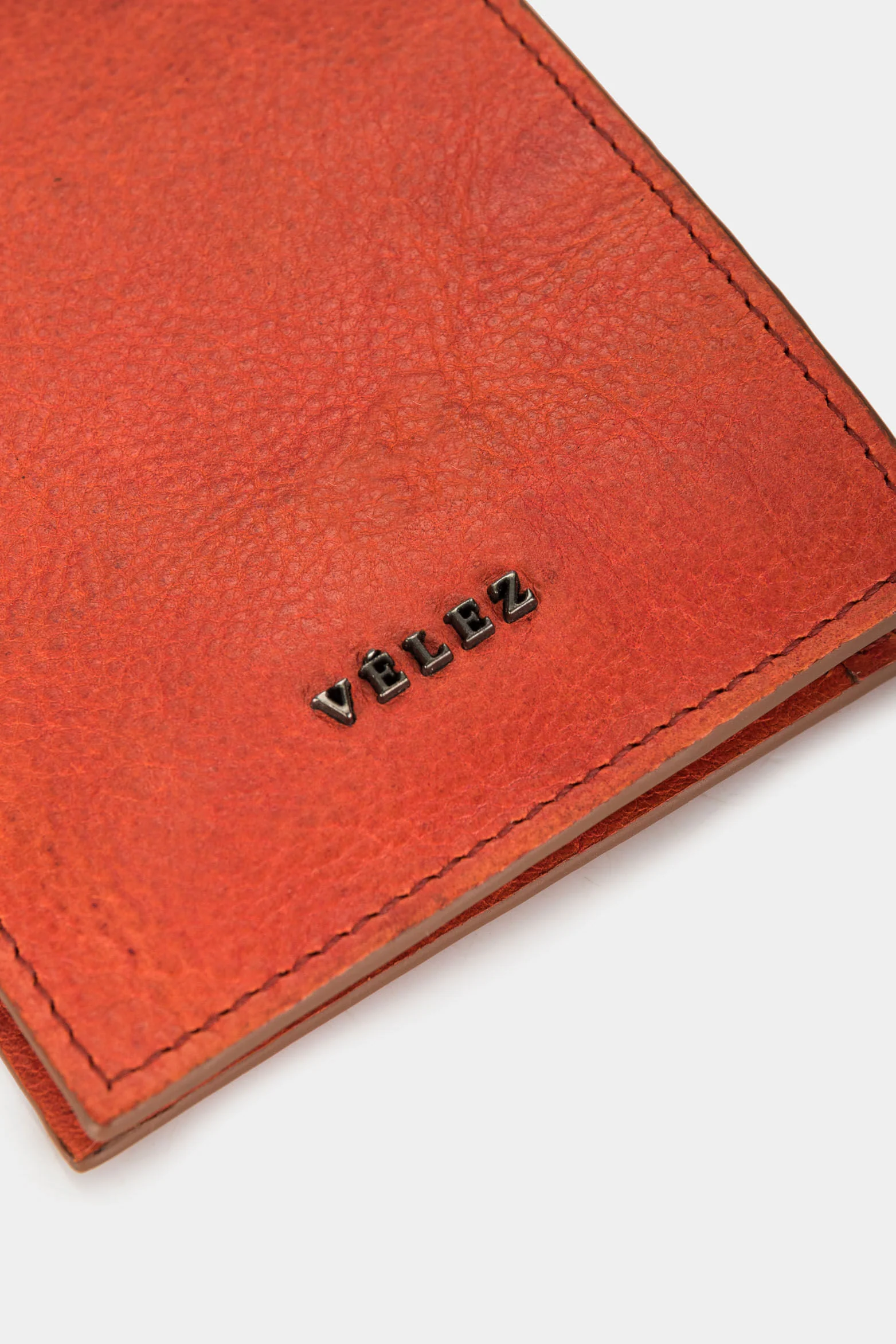 Men’s Vent Wallet in Smooth Leather with Metallic Appliqué - Image 4