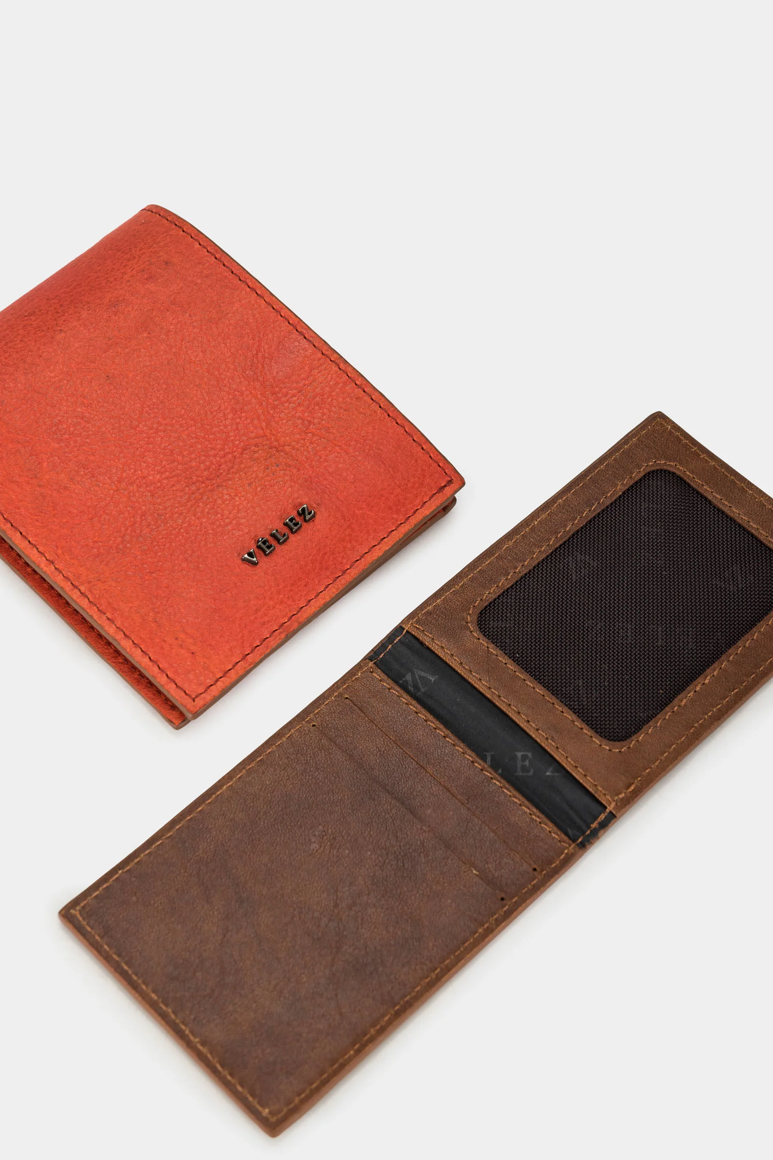 Men’s Vent Wallet in Smooth Leather with Metallic Appliqué - Image 6