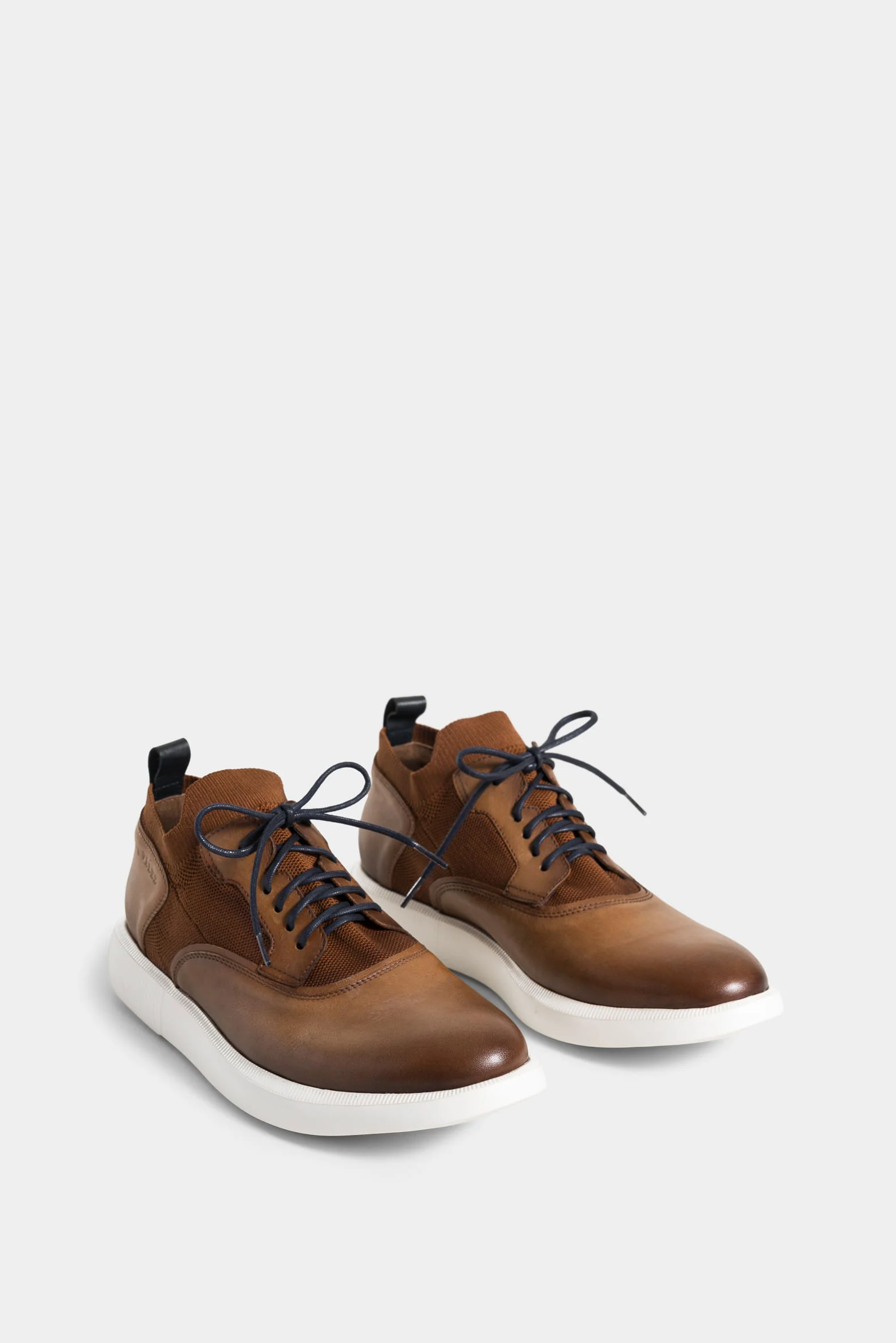 Men's Braid-Laced Leather Shoes - Image 2