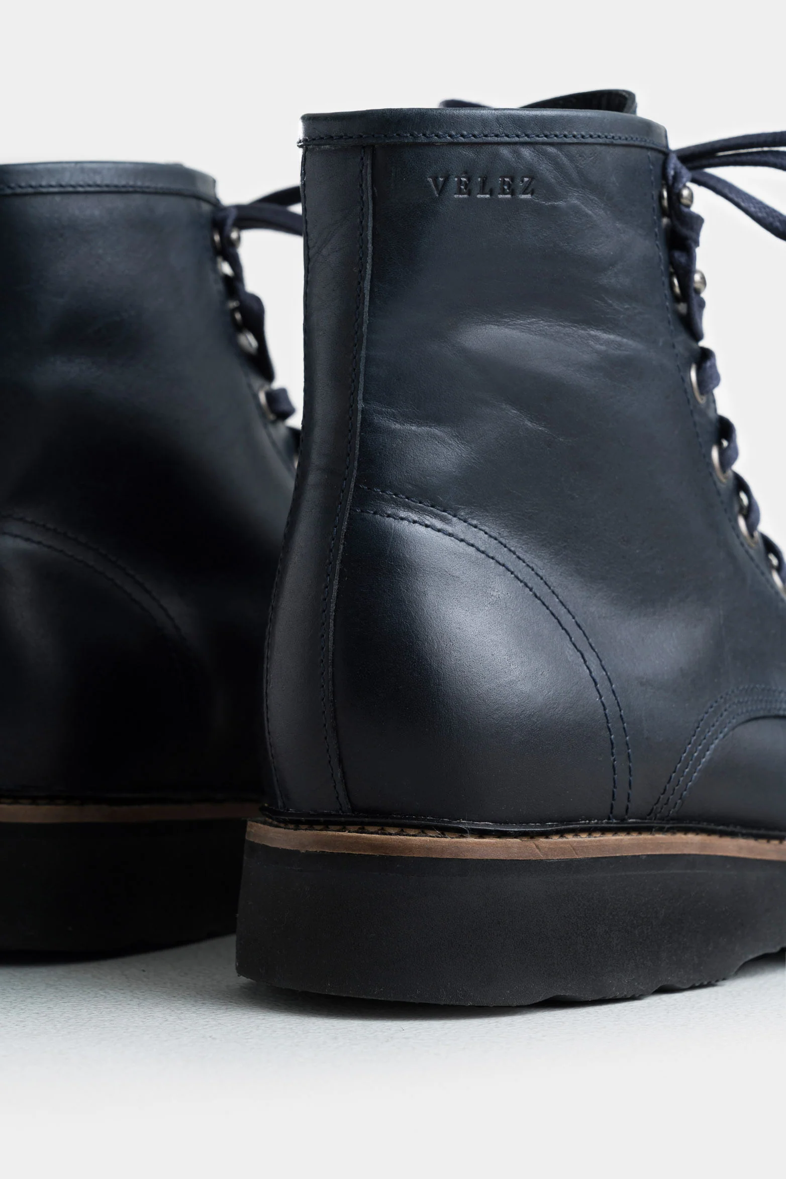 Men's Luster Leather Boots with Aged Effect - Image 5