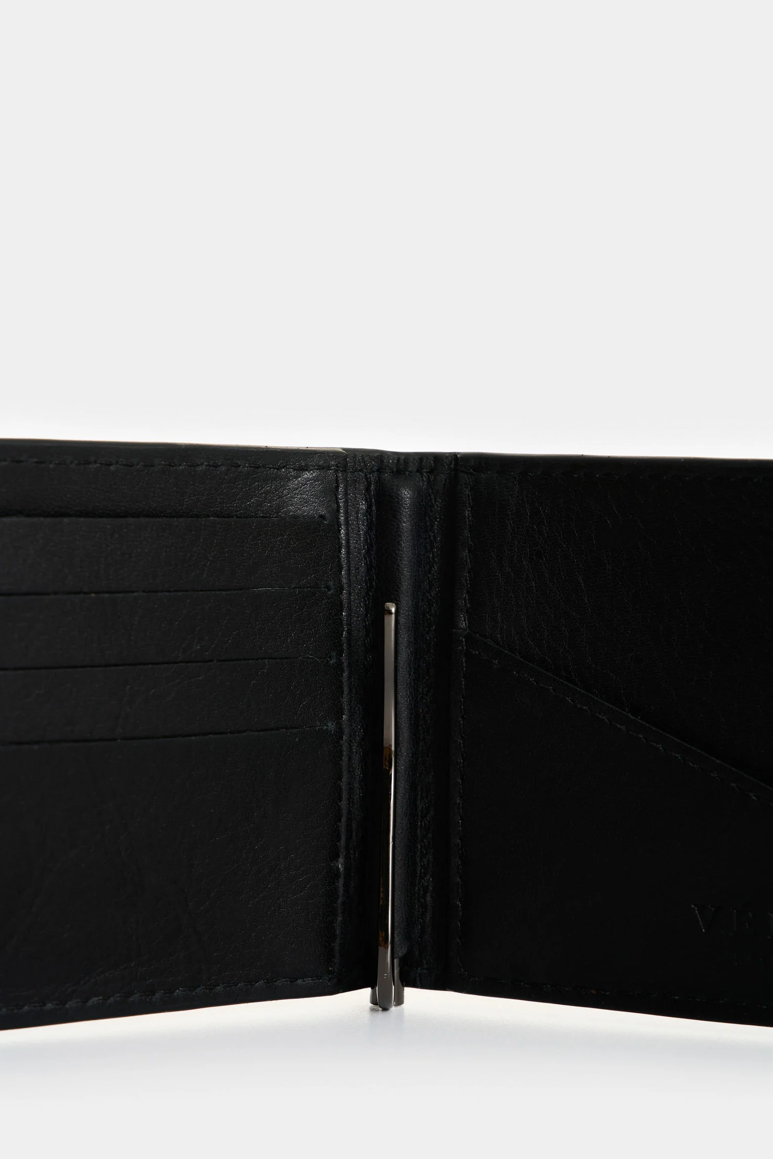 Men's Ópalo Leather Billfold with Texture - Image 4