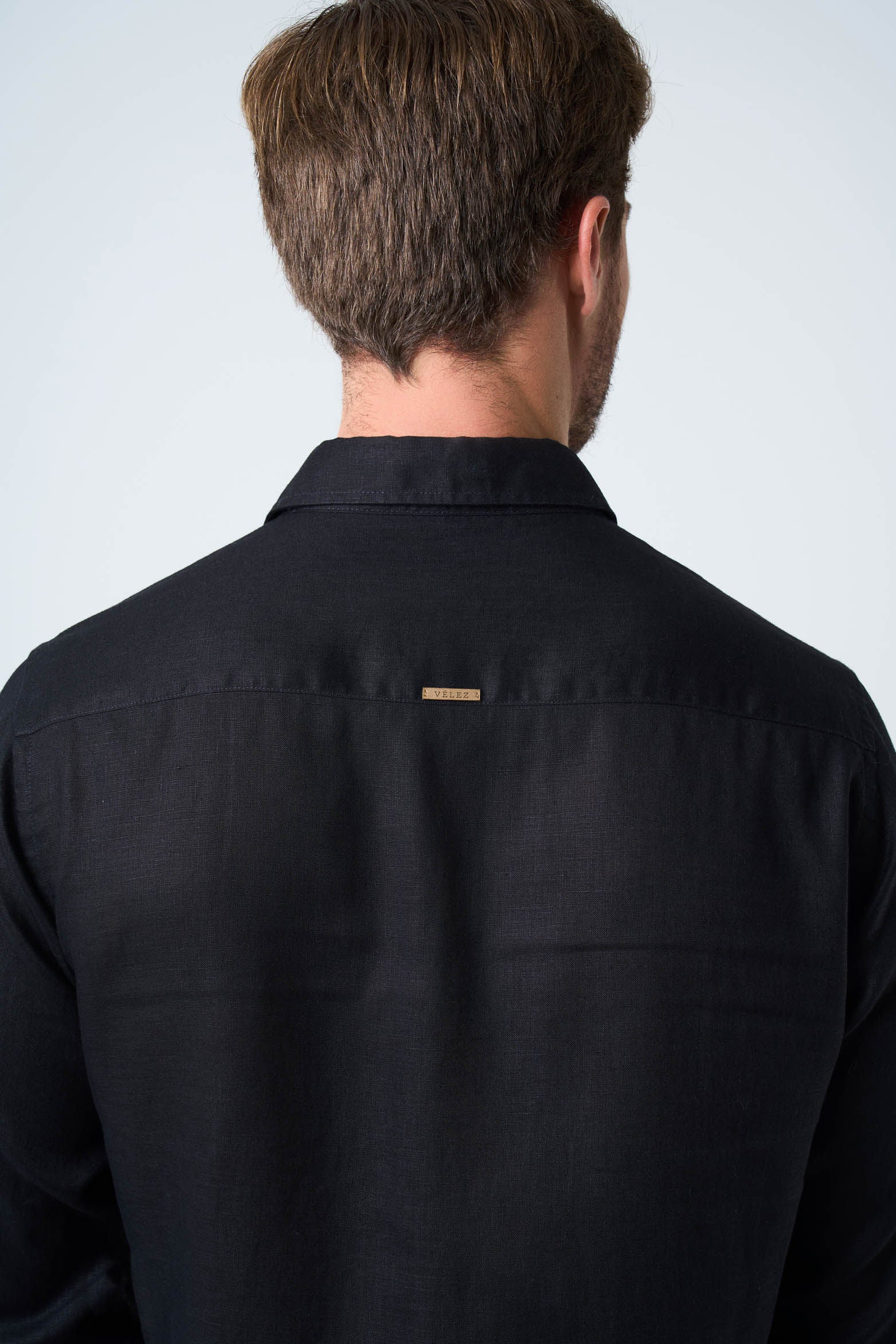 Men's Semi-Fitted Long Sleeve Linen Shirt - Image 7