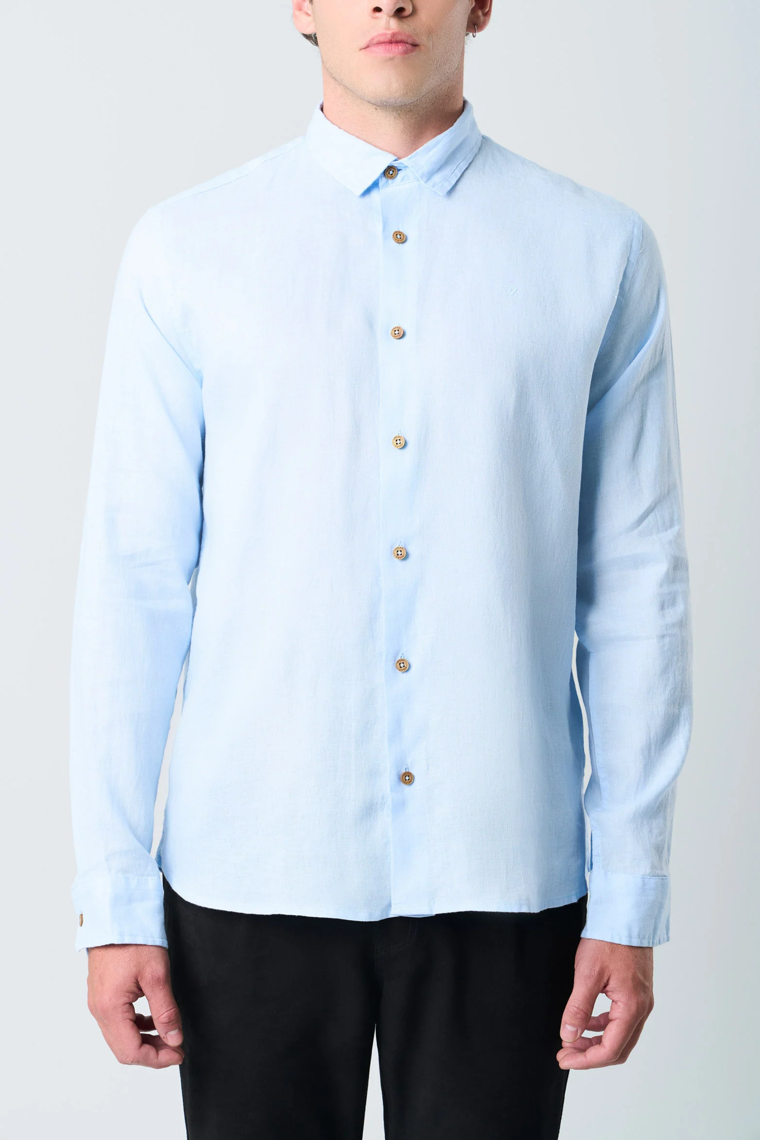 Men's Semi-Fitted Long Sleeve Linen Shirt - Image 7