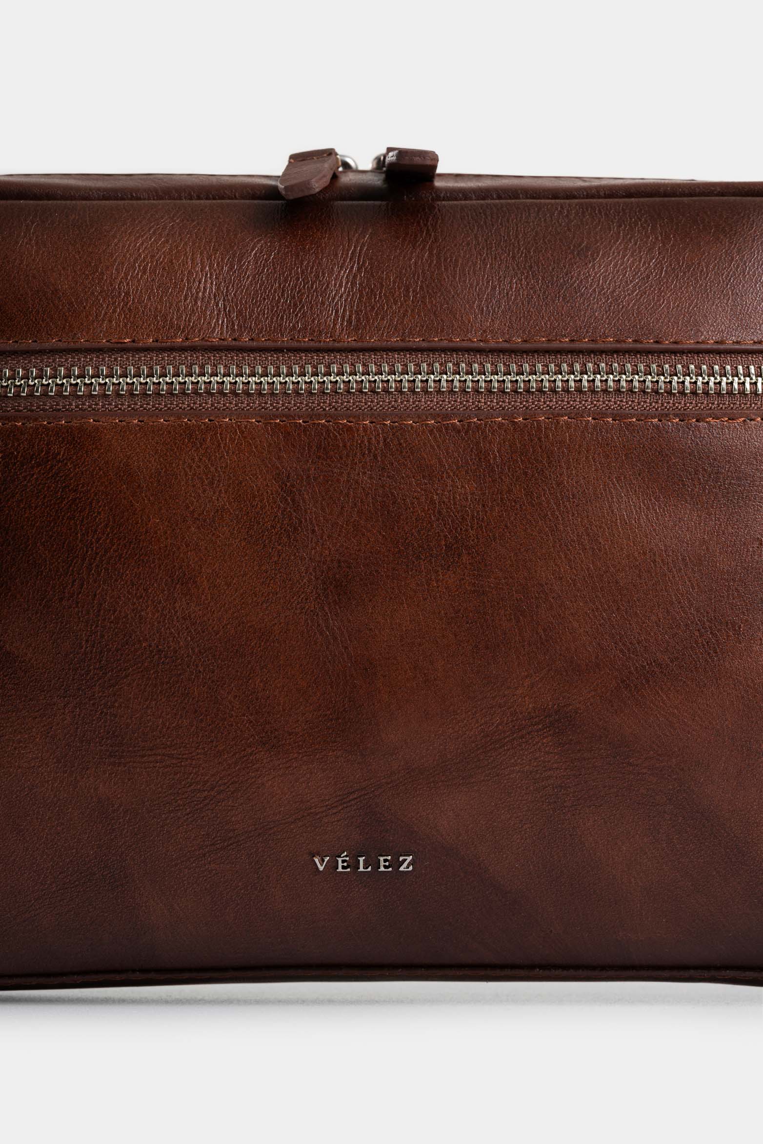 Men's Taupe 2.0 Leather Travel Organizer with Contrast Handle Detail - Image 4