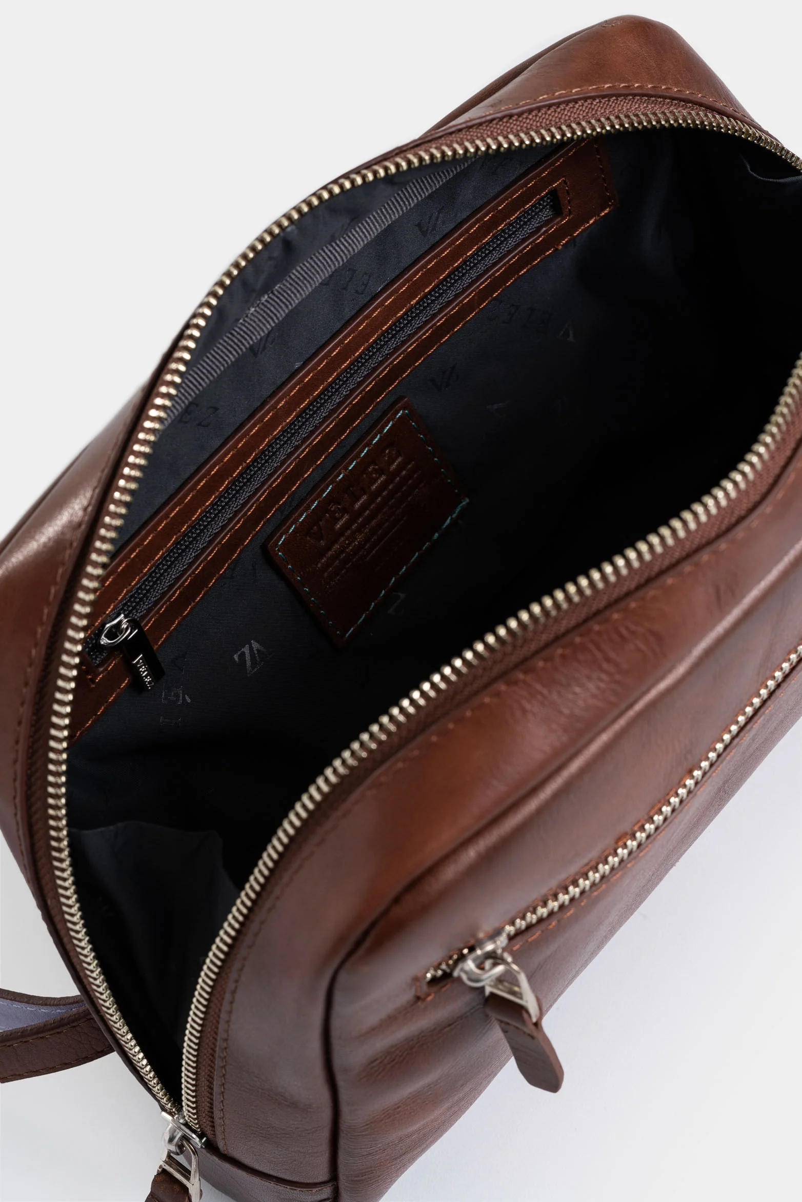 Men's Taupe 2.0 Leather Travel Organizer with Contrast Handle Detail - Image 5