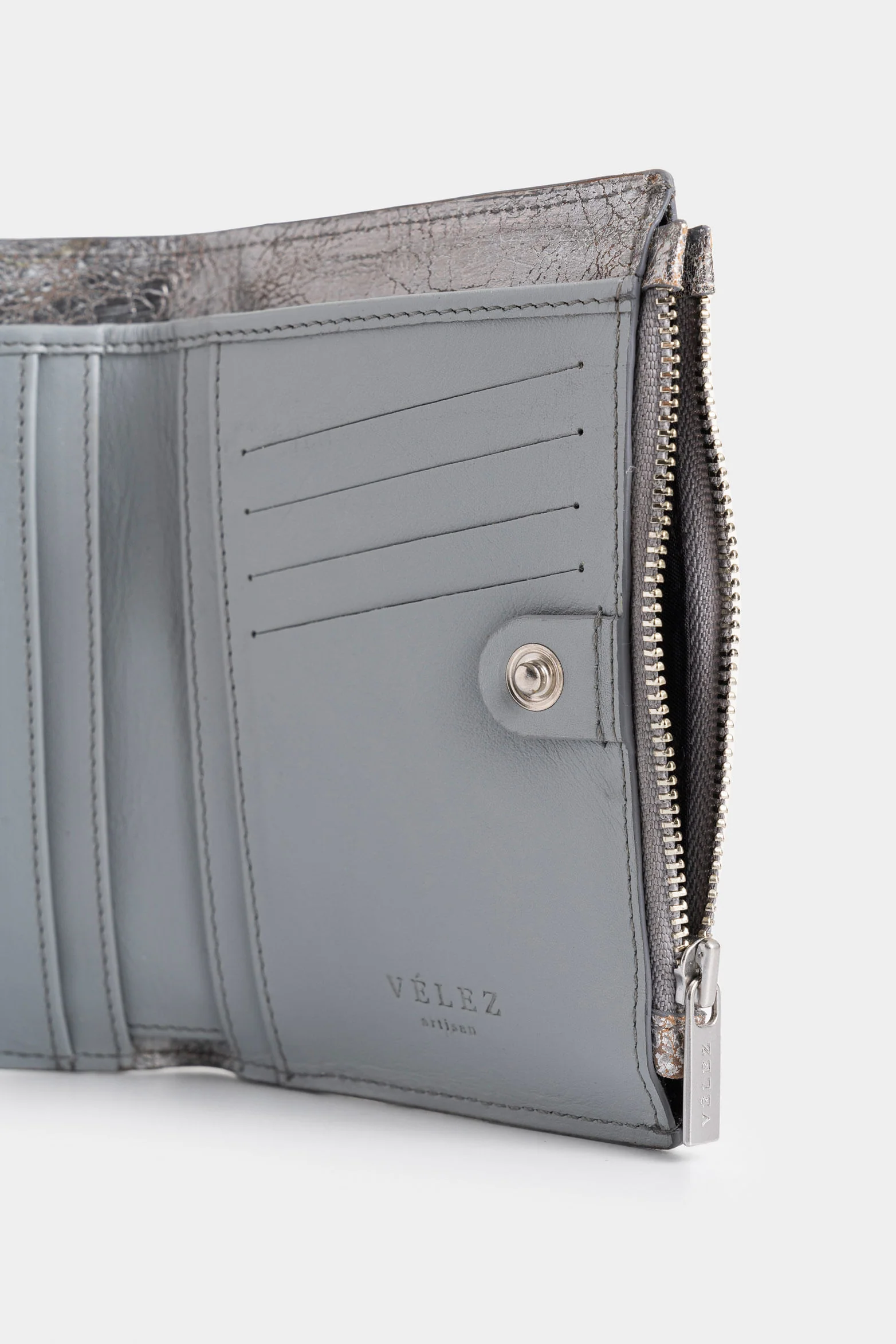 Olivia crackled folia leather wallet for women with coin pocket - Image 5