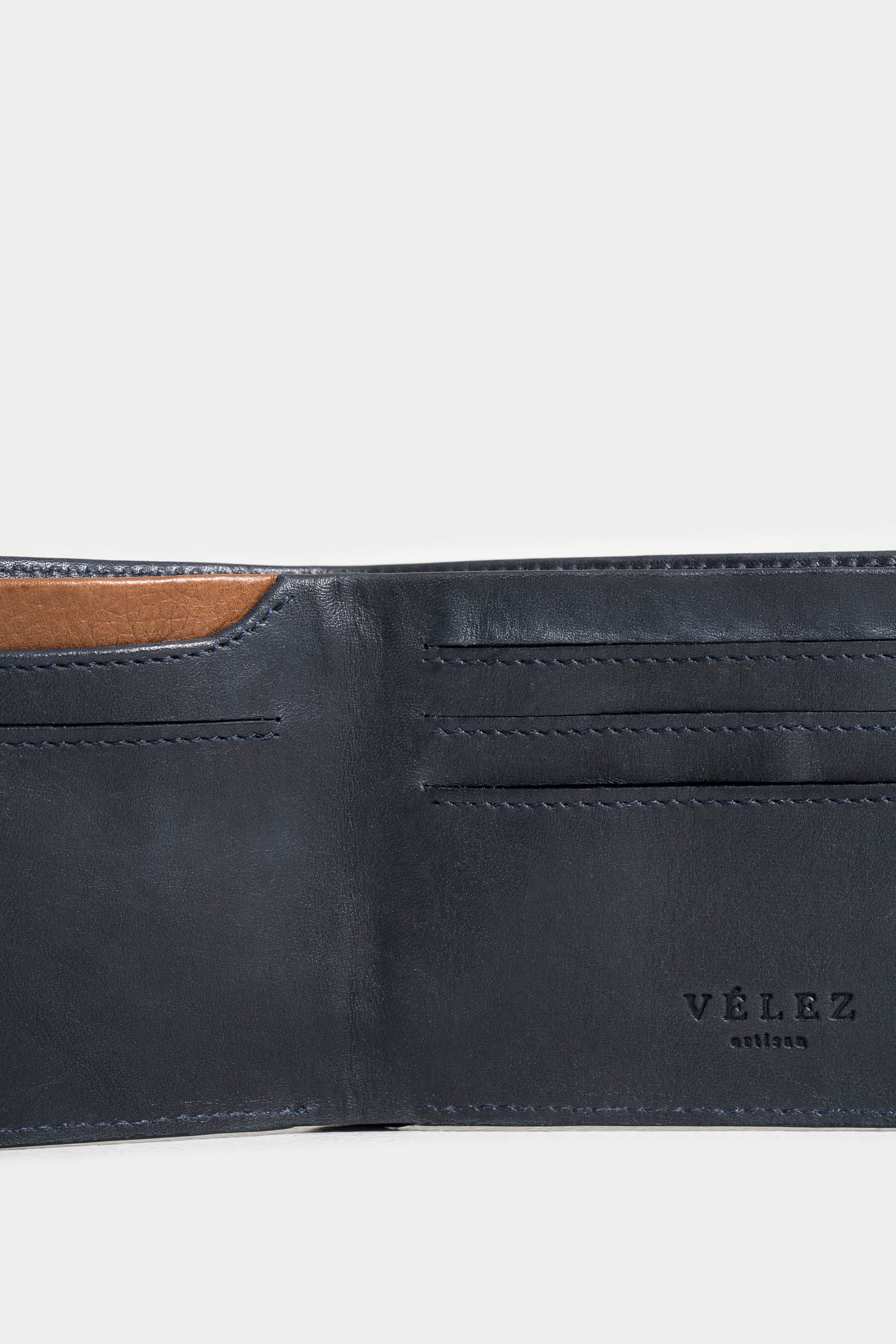 Ontario Leather Wallet for Men with Spaced Outline - Image 5