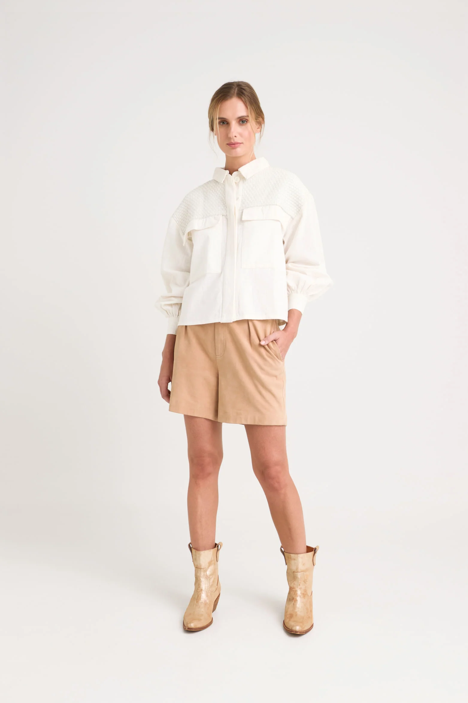 Oversized Iris Linen Jacket for Women with Knitted Cuffs - Image 2