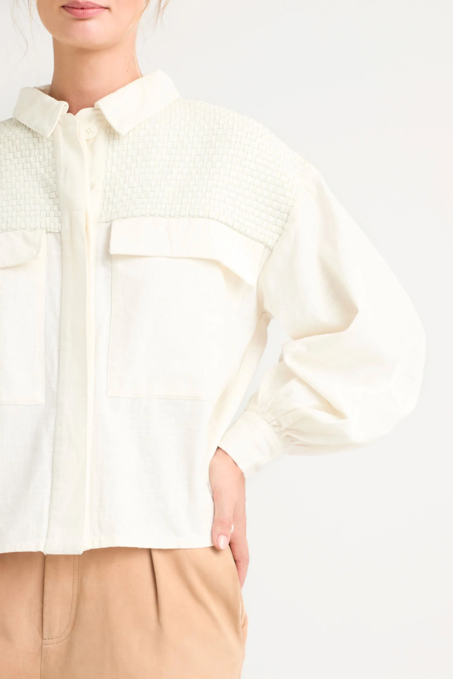 Oversized Iris Linen Jacket for Women with Knitted Cuffs - Image 5