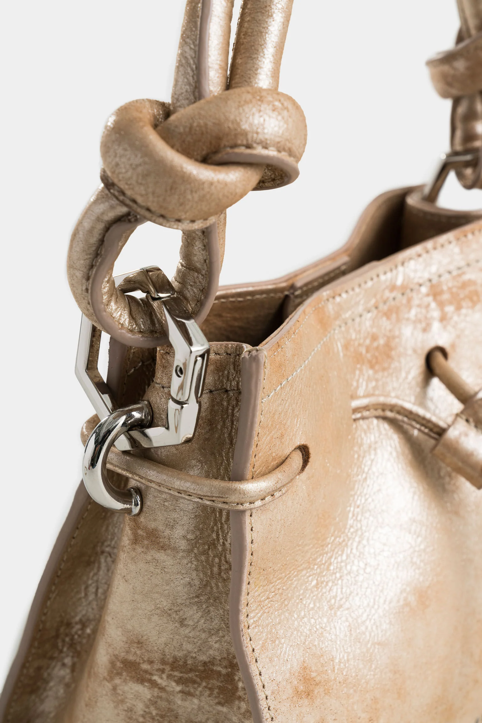 Pers Leather Handbag with Knotted Detail for Women - Image 4