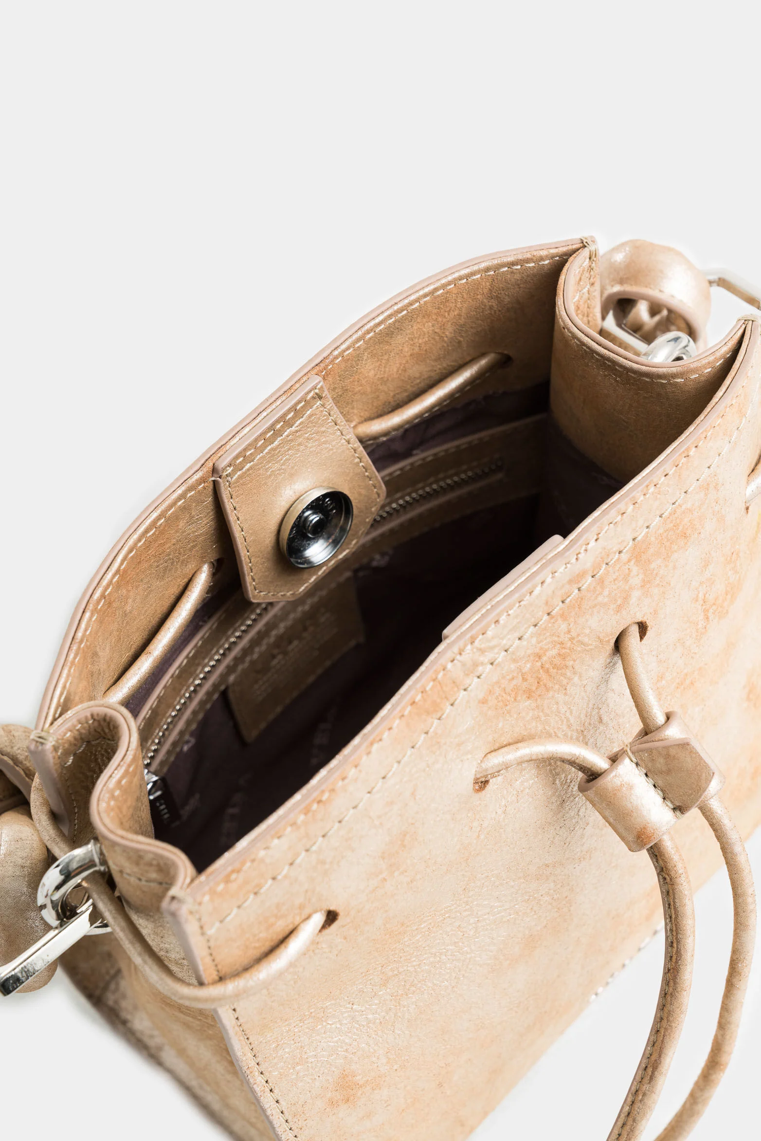 Pers Leather Handbag with Knotted Detail for Women - Image 5
