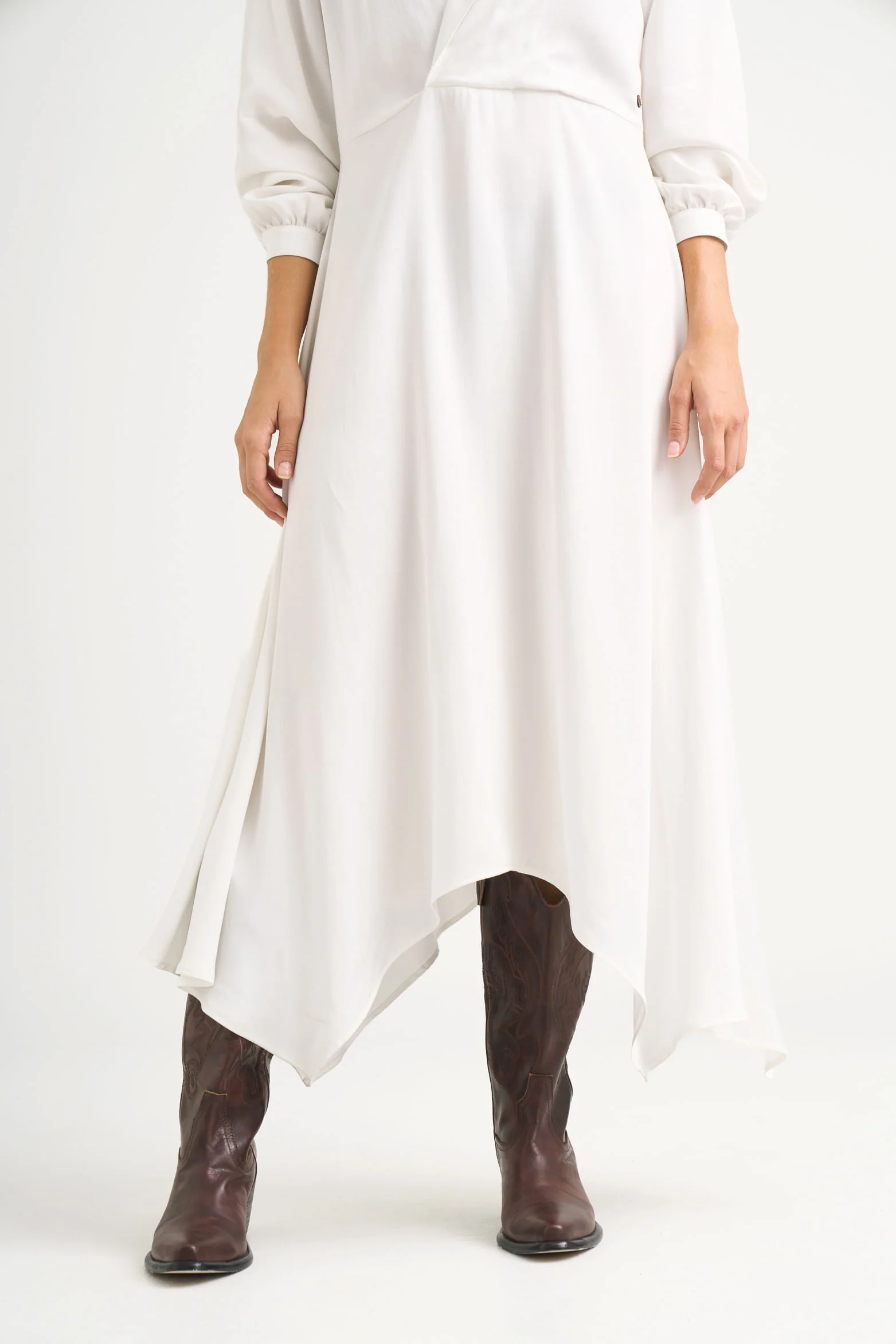 Reflejo Asymmetric Midi Dress for Women - Image 4