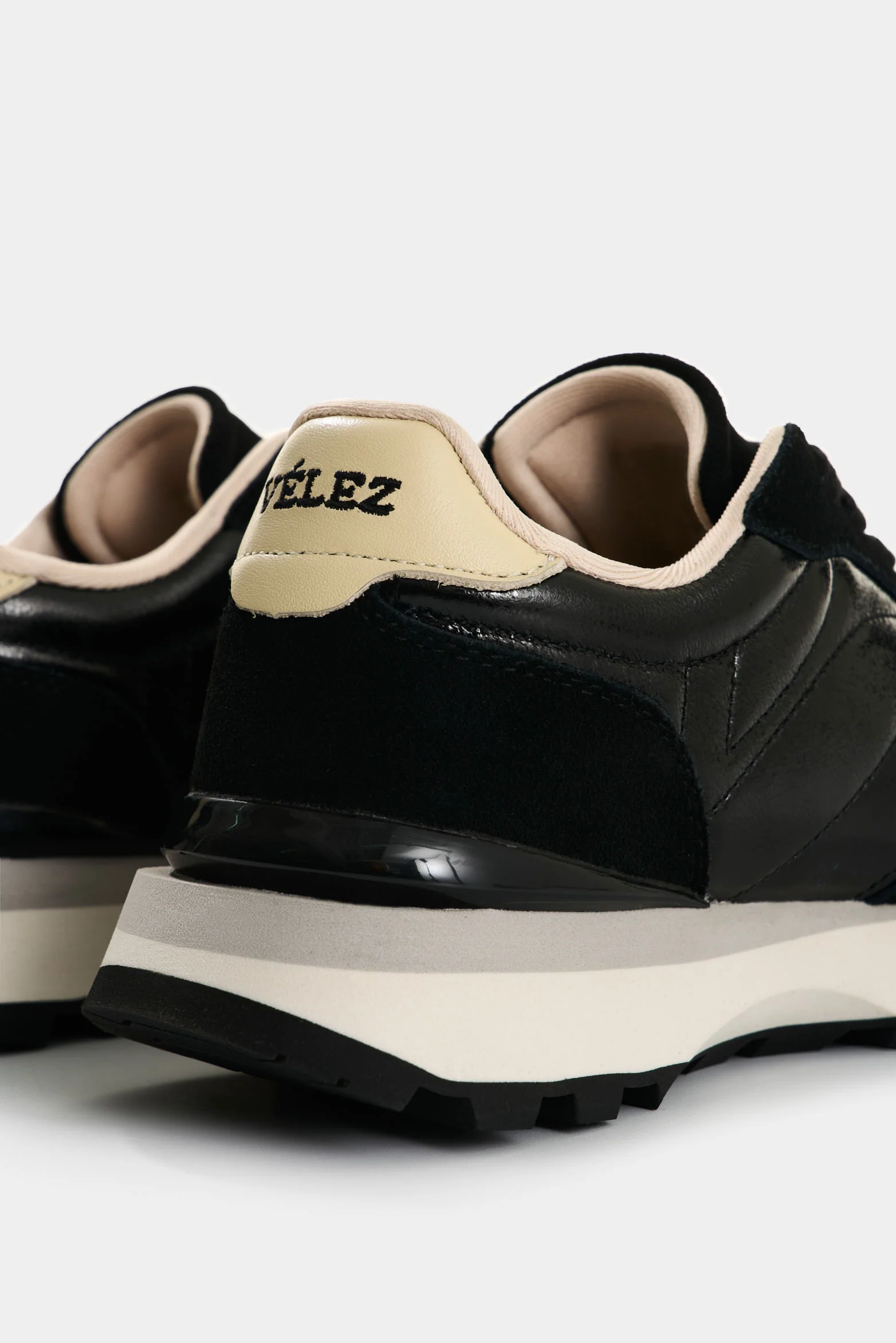 Sahara Leather Women's Sneakers with Foil Detail - Image 5