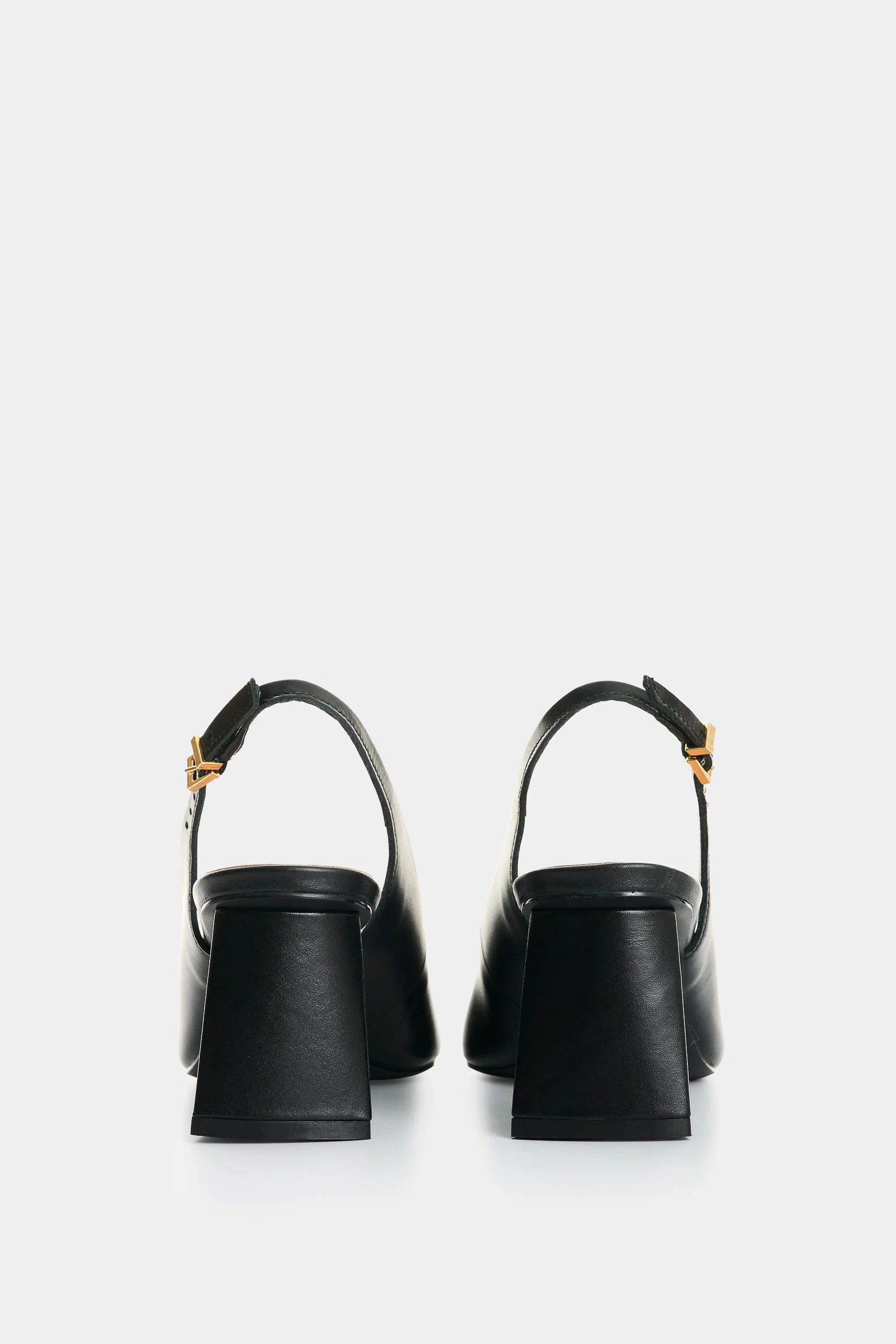 San Joaquin closed-toe leather heels for women with contrast detail - Image 3