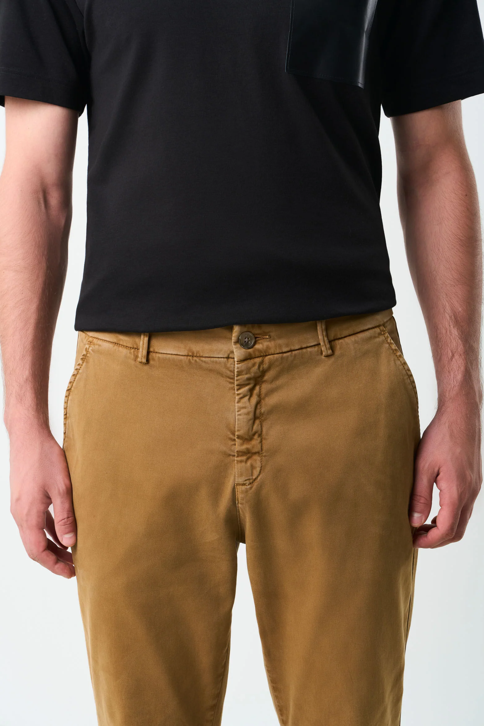 Semifitted Italian chino pants for men - Image 6