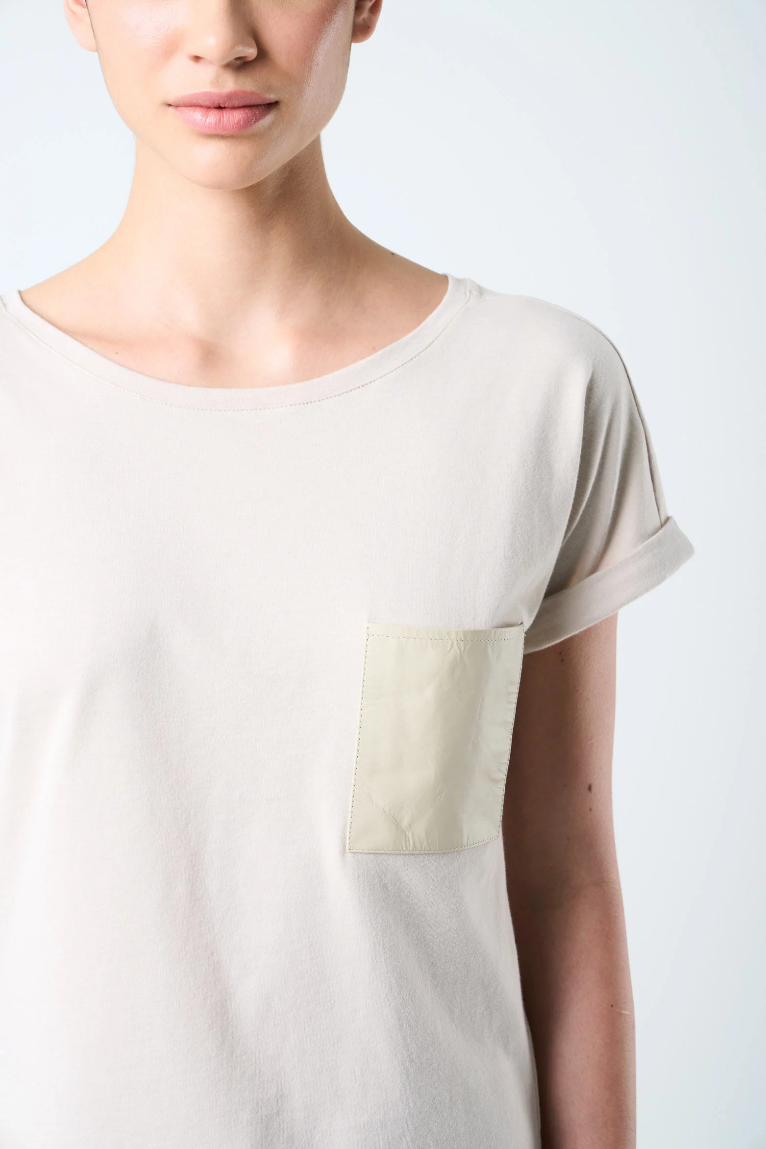 Short Sleeve T Shirt Leather Pocket - Image 6