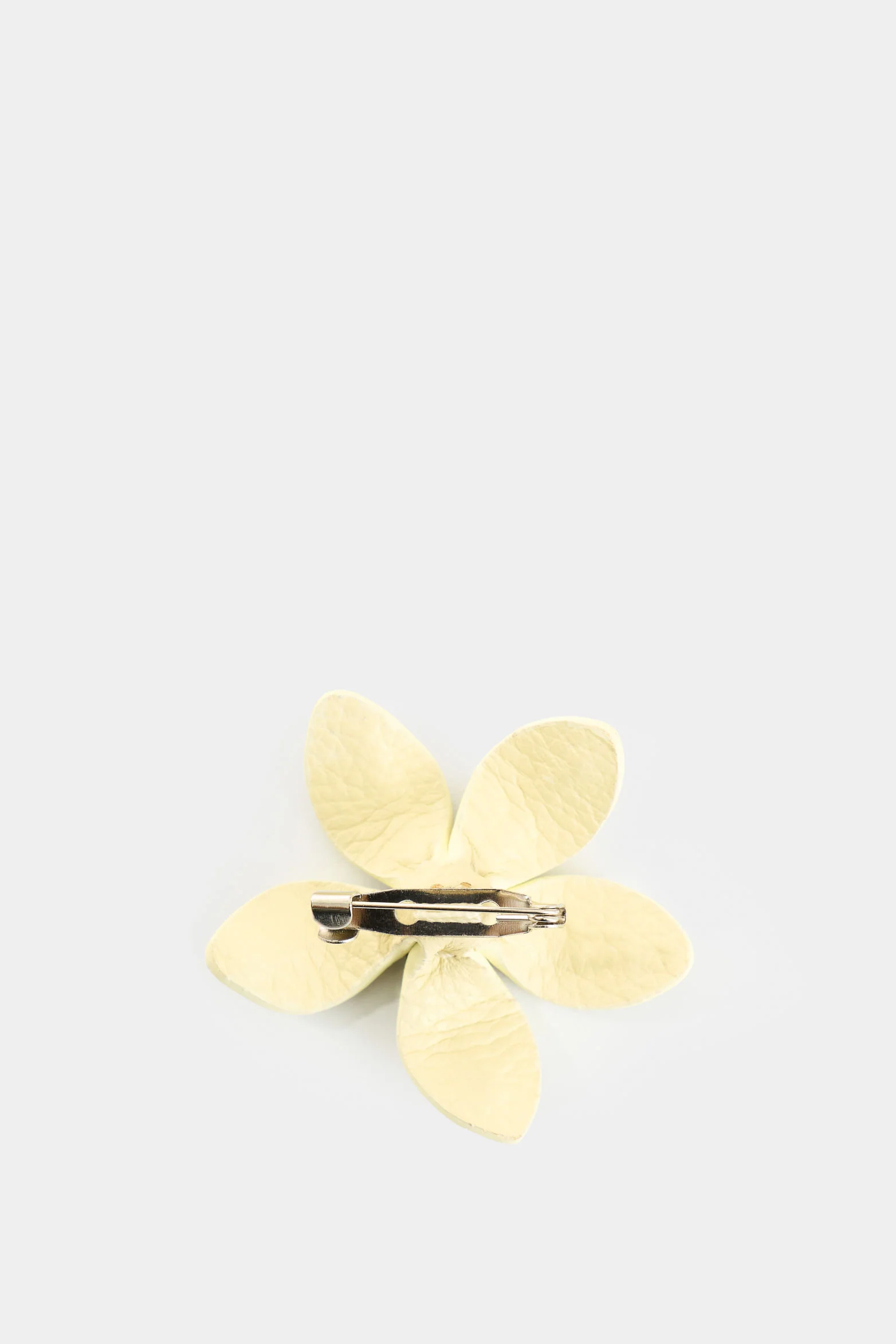Small leather San Joaquín flower brooch for women - Image 3