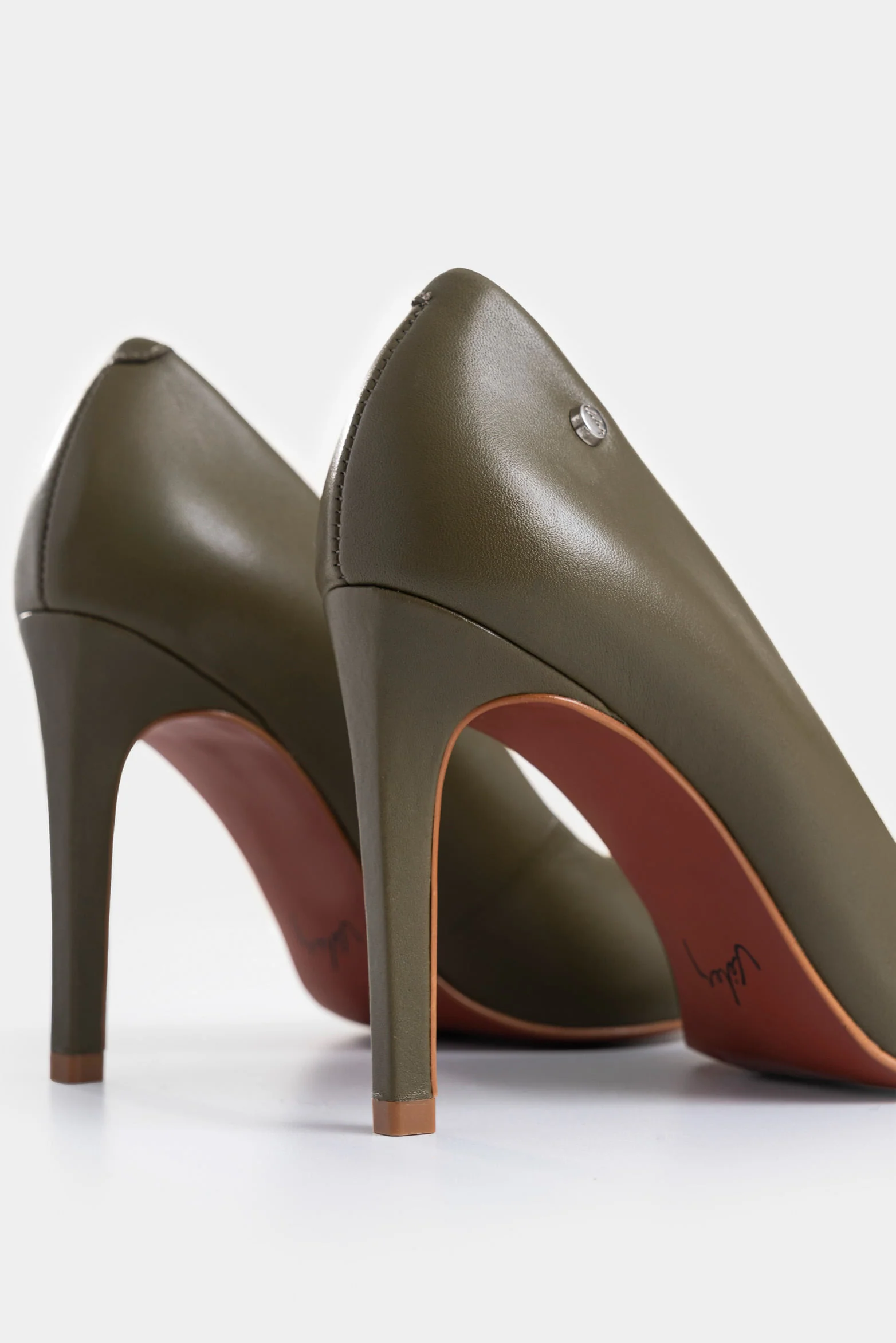 Smooth Leather Closed Toe Heels - Image 5