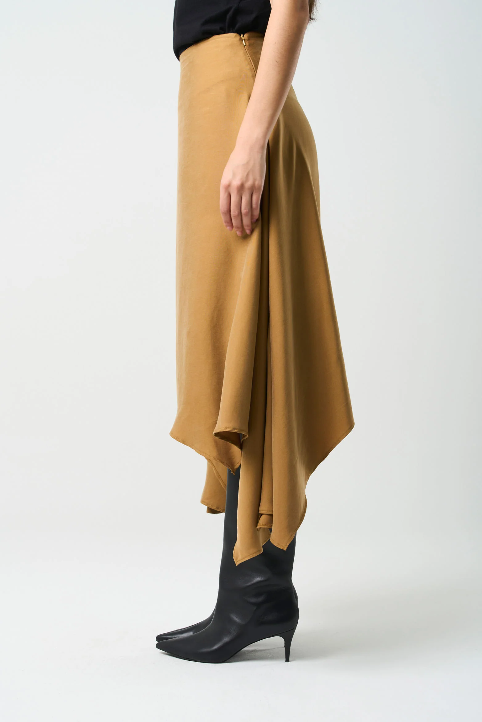 Soren Women's Asymmetrical Maxi Skirt - Image 5