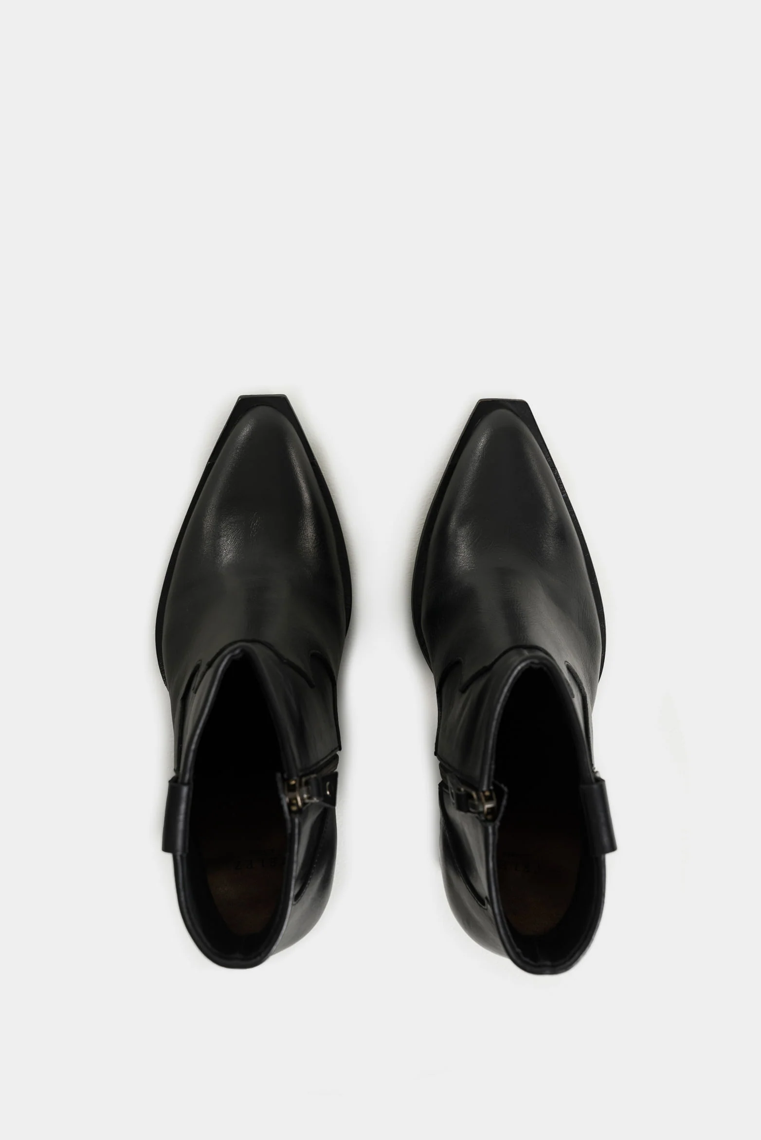 Tatacoa Leather Ankle Boots with Millaré Detailing - Image 4