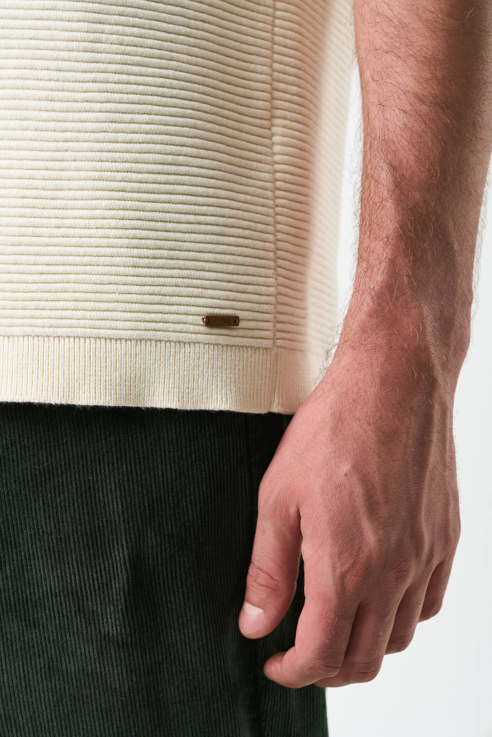 Textured short-sleeved Vida knit T-shirt for men - Image 7