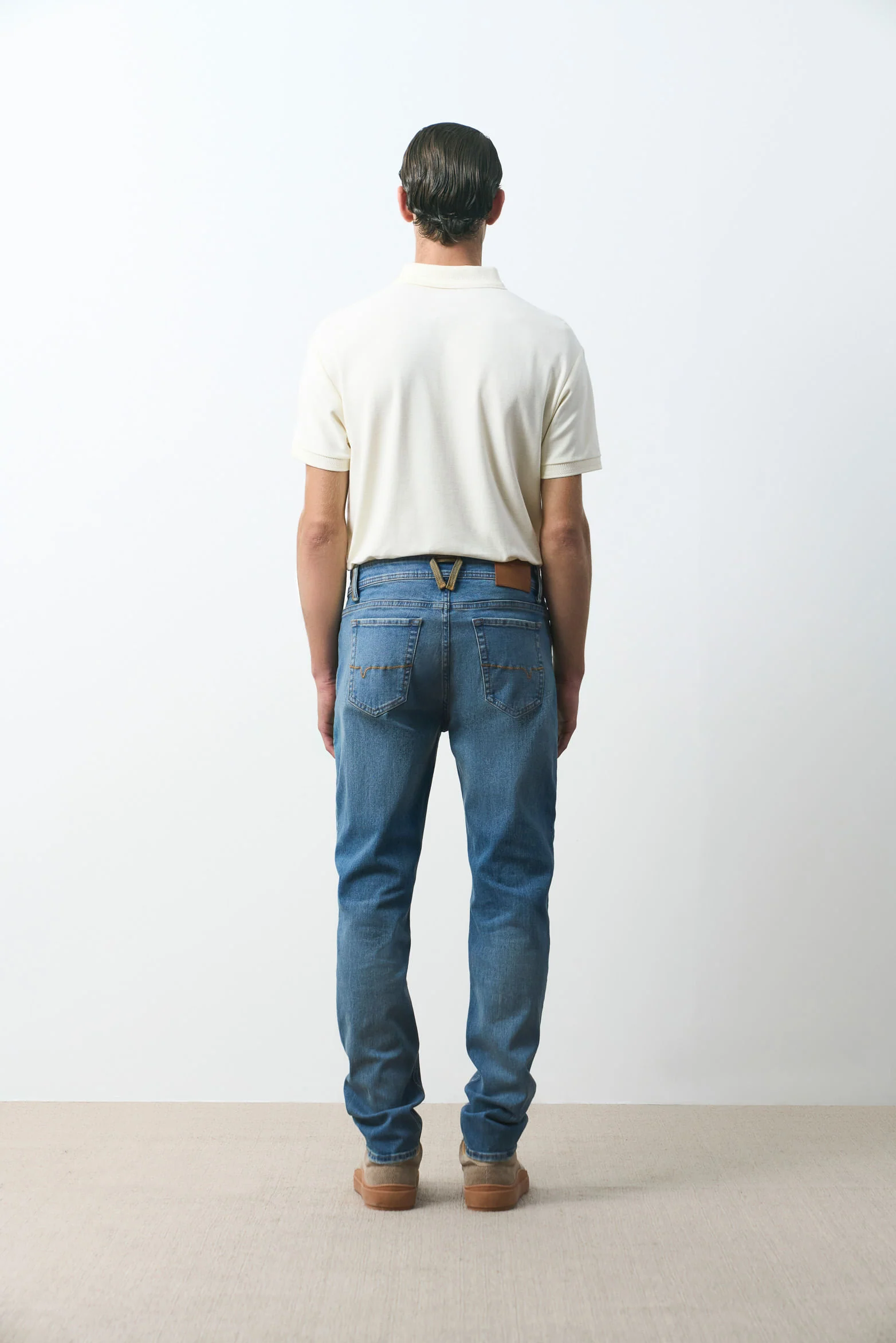 Thani semi-fitted jeans with leather details for men - Image 3