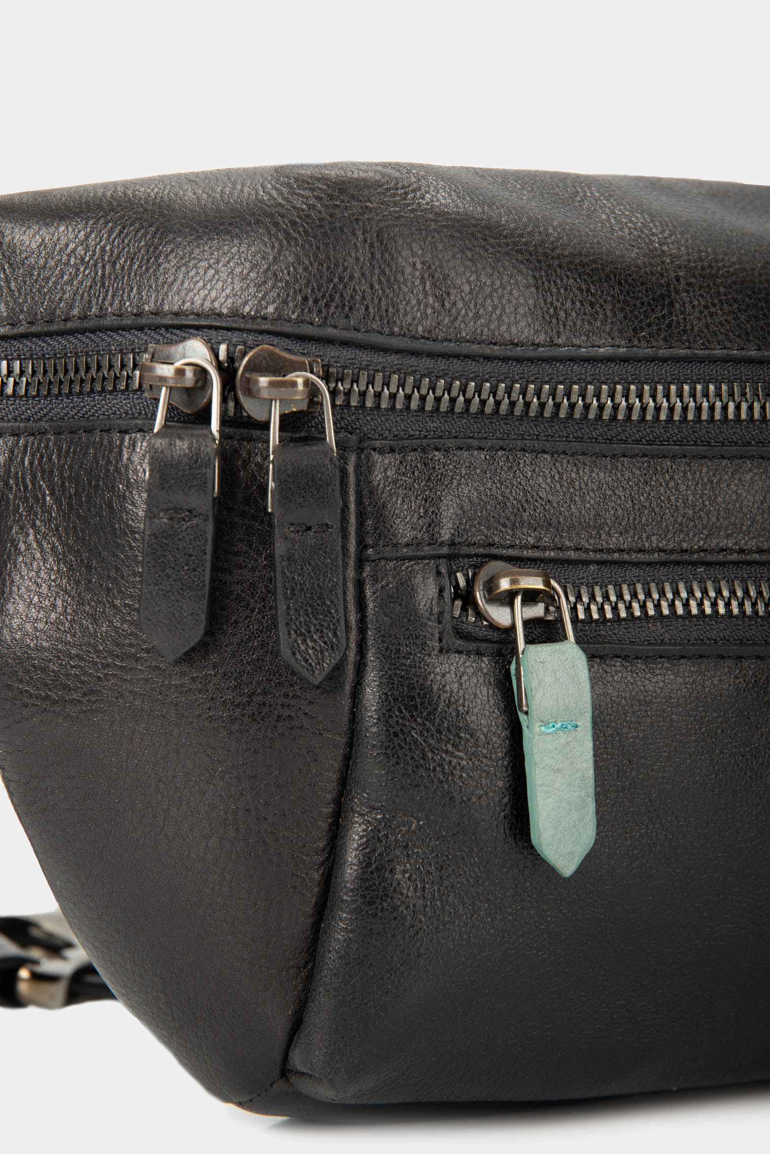 Tivoli Leather Fanny Pack for Men with Nylon Strap Black - Image 4