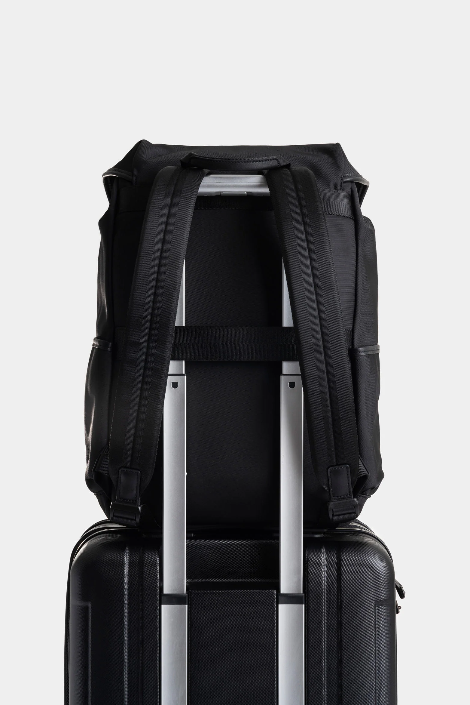 Torino Leather and Textile Backpack for Men with Timeless Design - Image 3