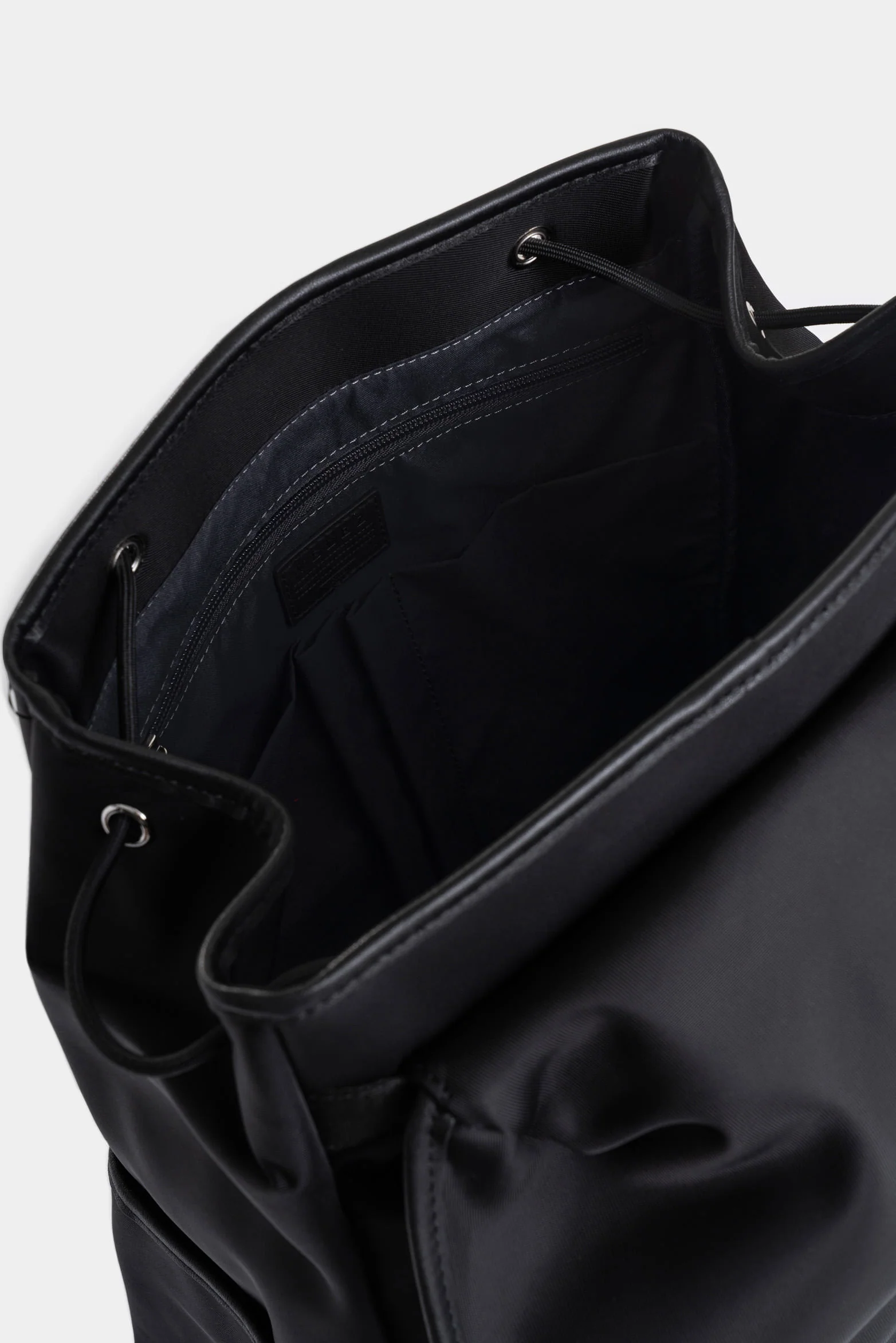Torino Leather and Textile Backpack for Men with Timeless Design - Image 5