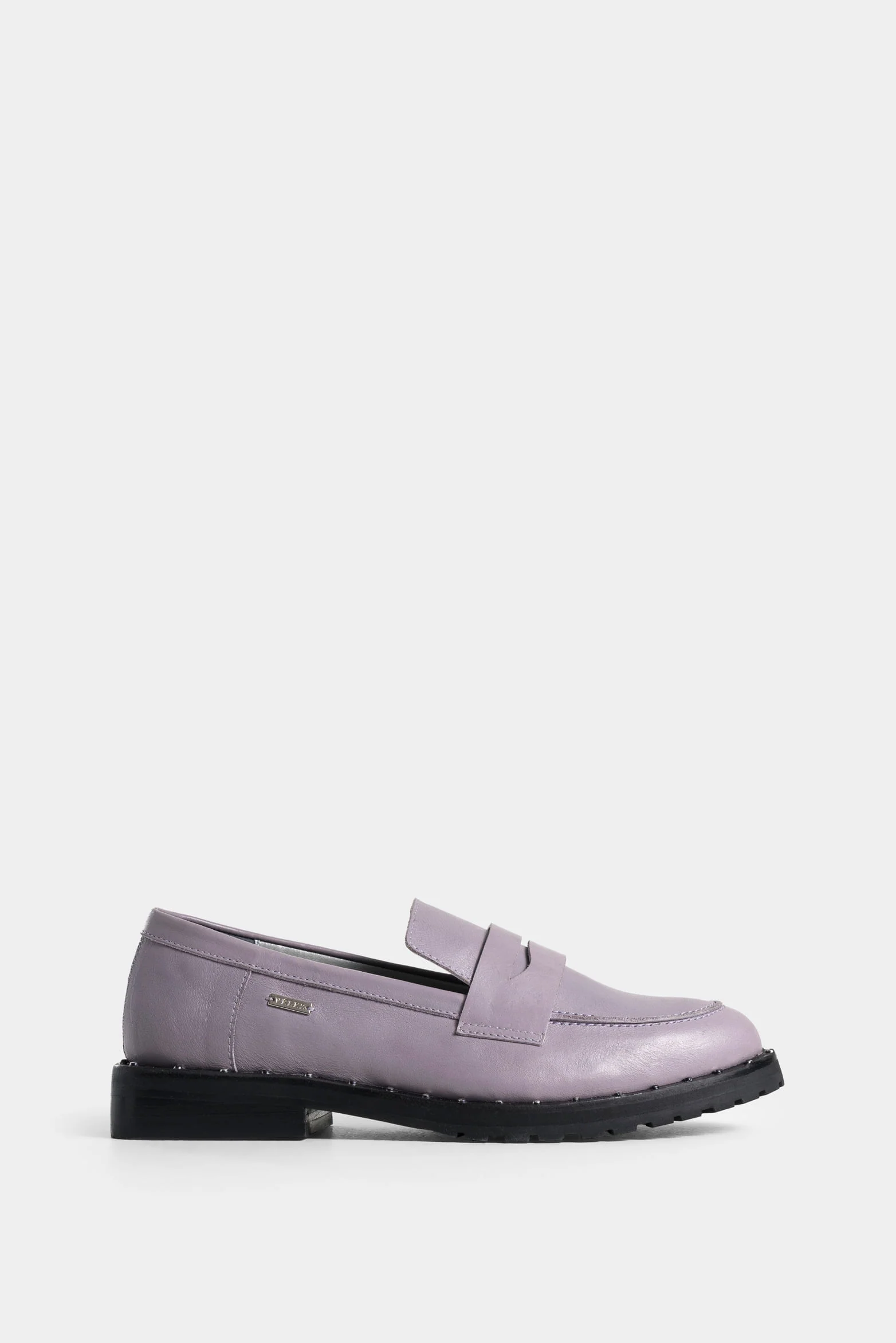 Trendy Leather Moccasins with Milleraie Detail for Women