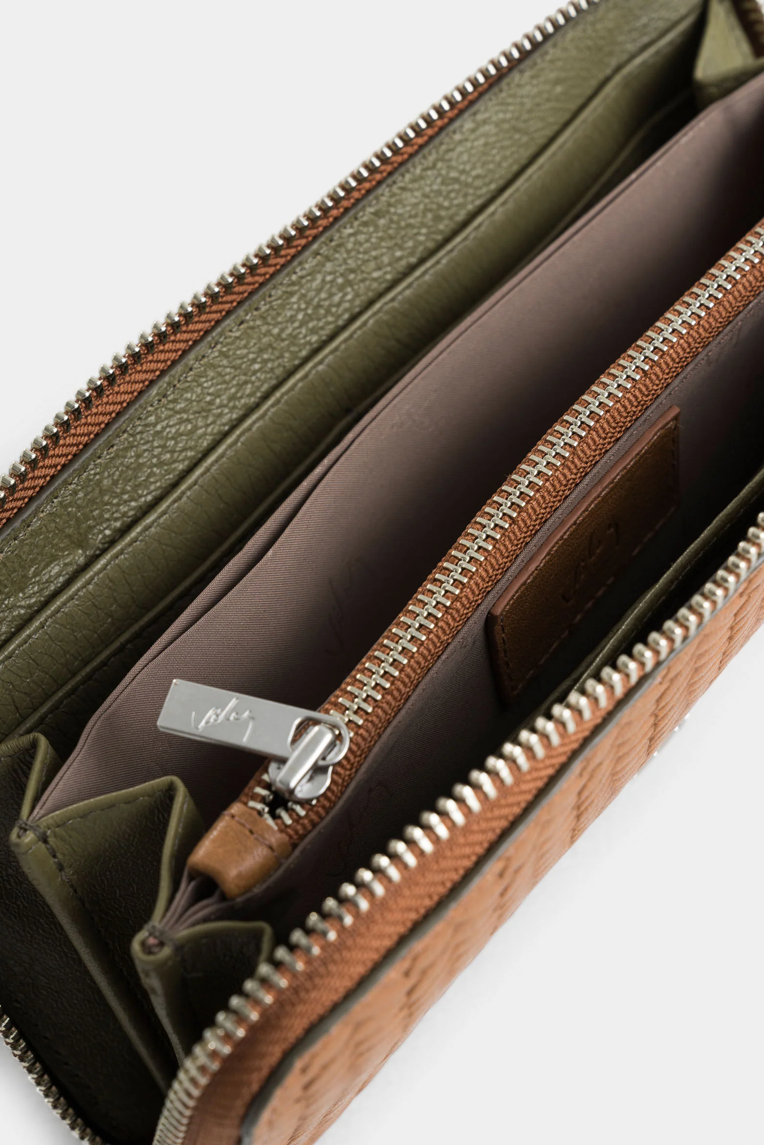 Tulle Leather Checkbook Holder for Women with Basketweave Embossing - Image 5