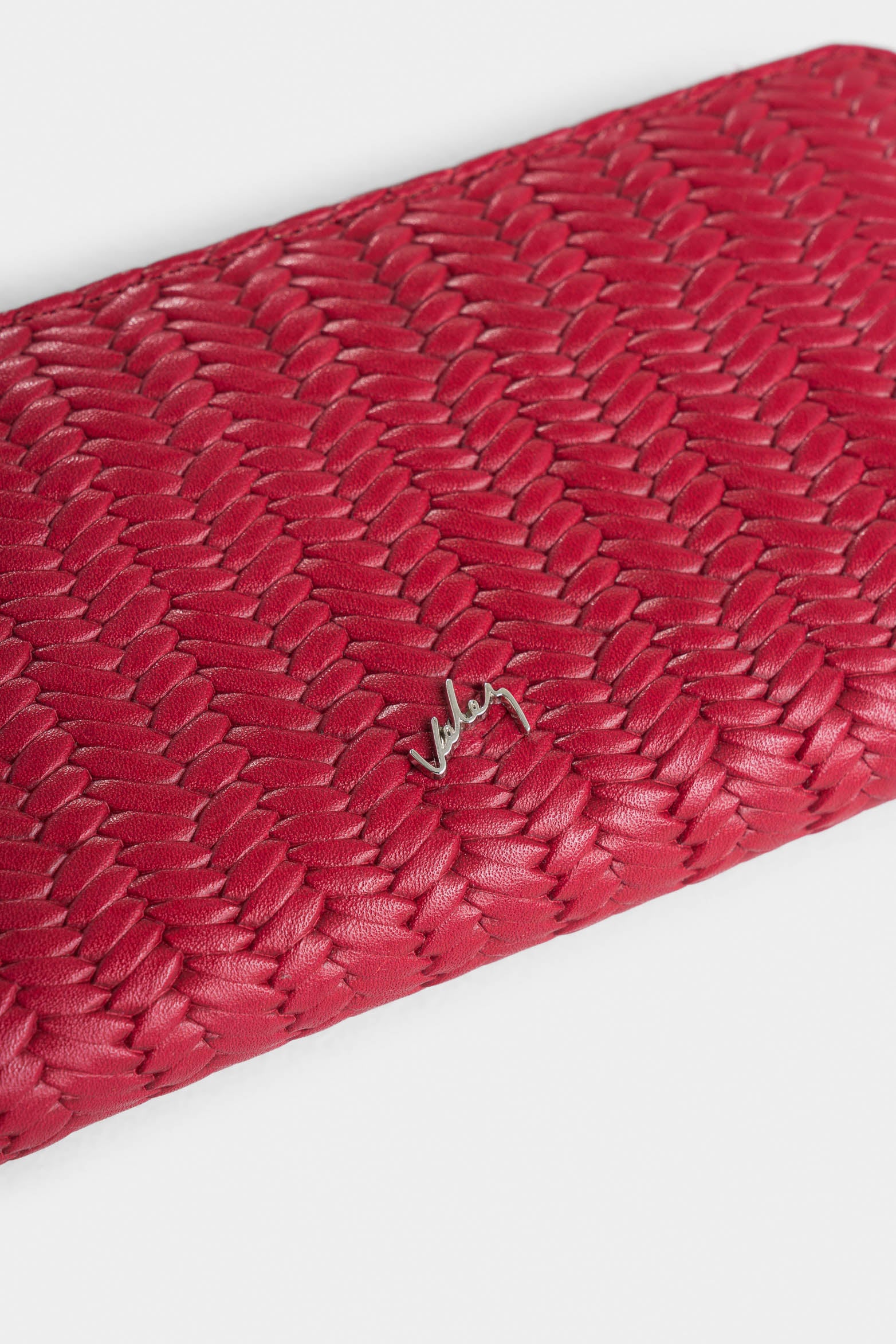 Tulle Leather Checkbook Holder for Women with Basketweave Embossing - Image 4